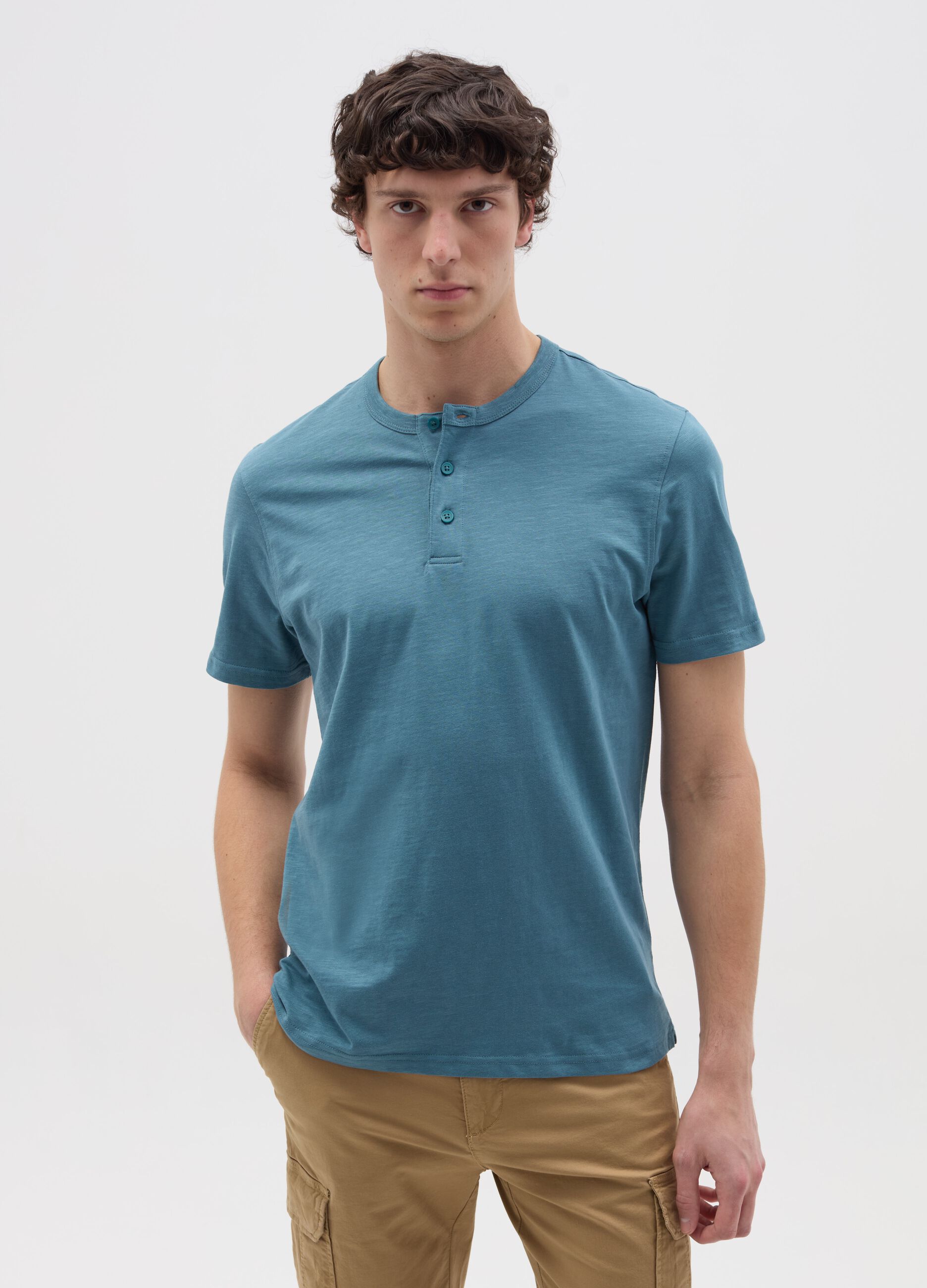 T-shirt in cotone scollo serafino