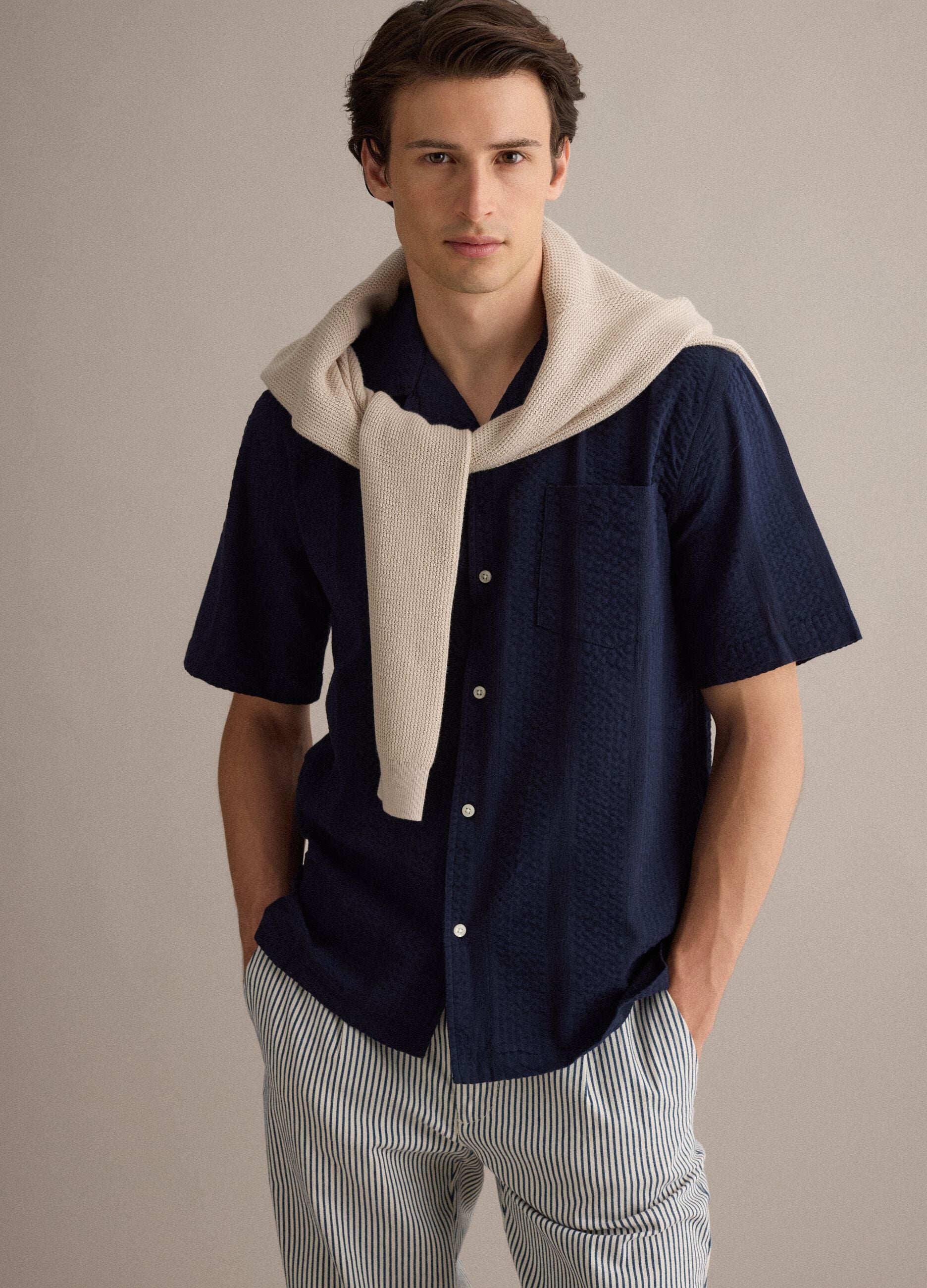 Men&rsquo;s blue organic cotton shirt with bowling collar