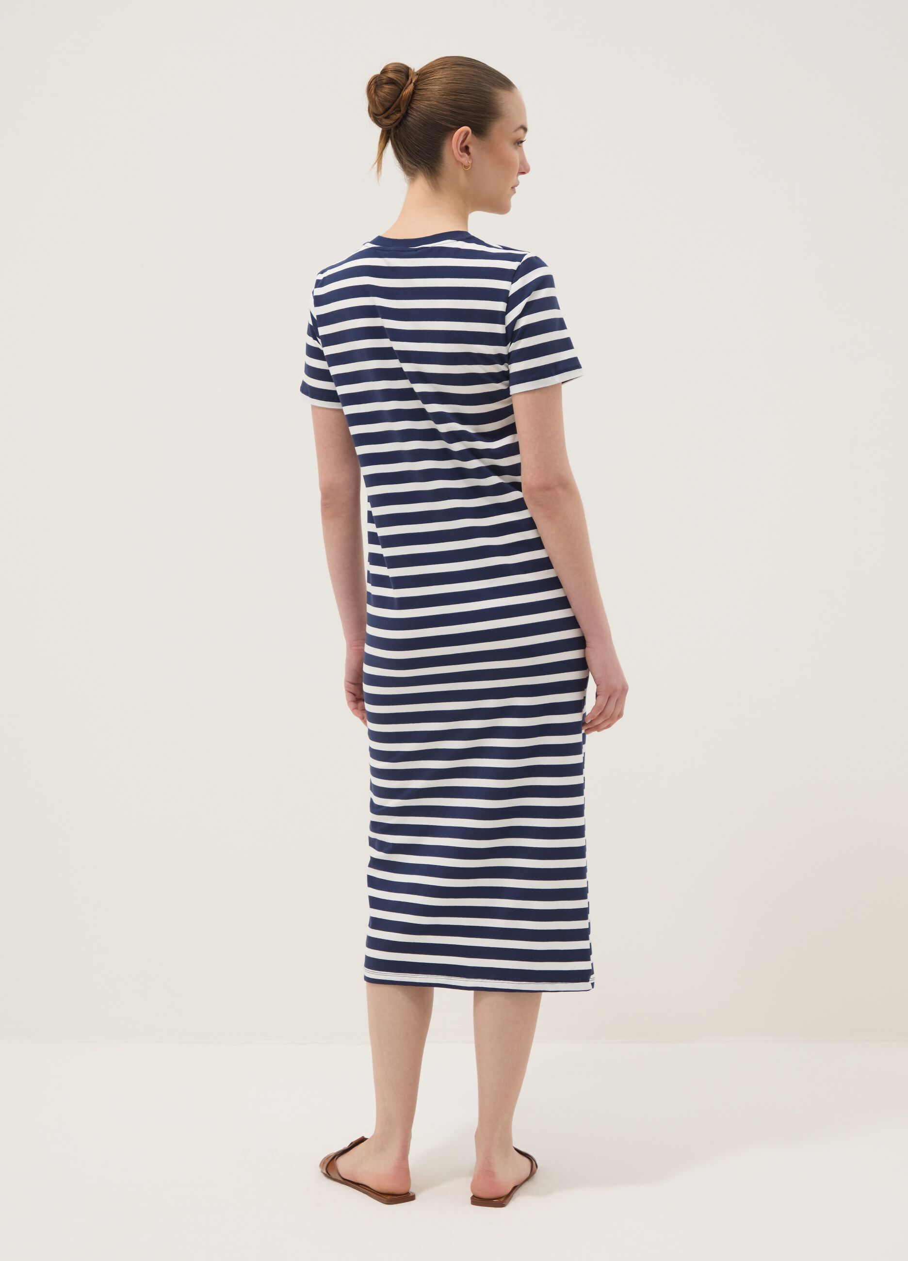Abito maxi blu in cotone elasticizzato a righe