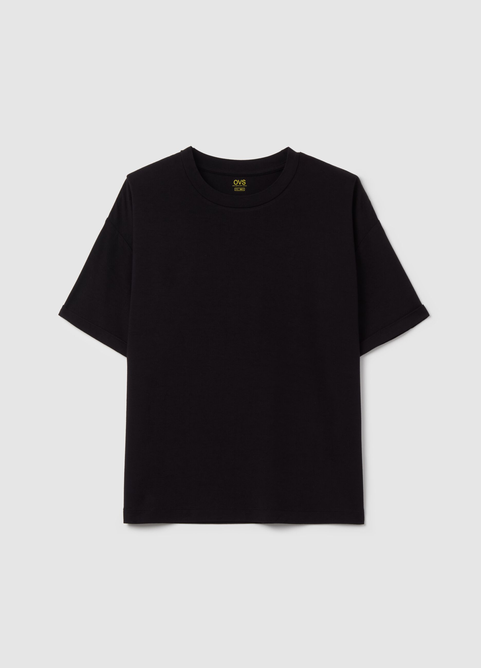 T-shirt nera con maniche a kimono