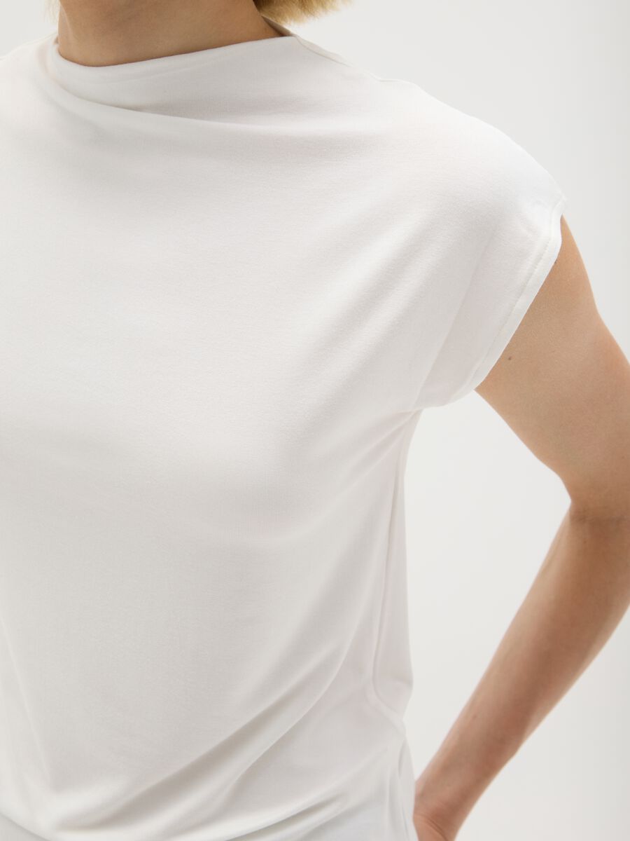 White viscose blend top, regular fit_2
