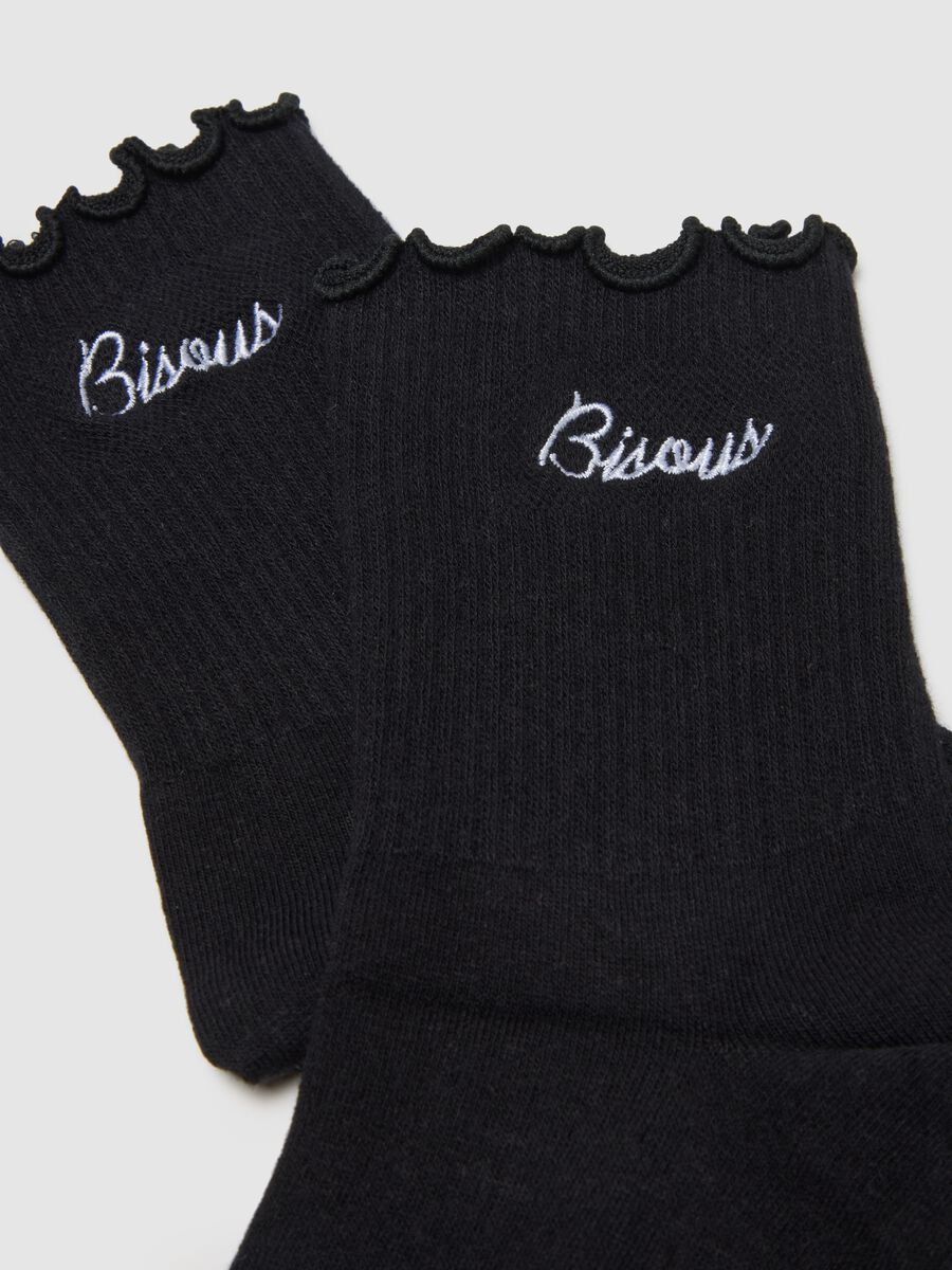 Black Cotton Blend Socks with Ruffled Edges_1