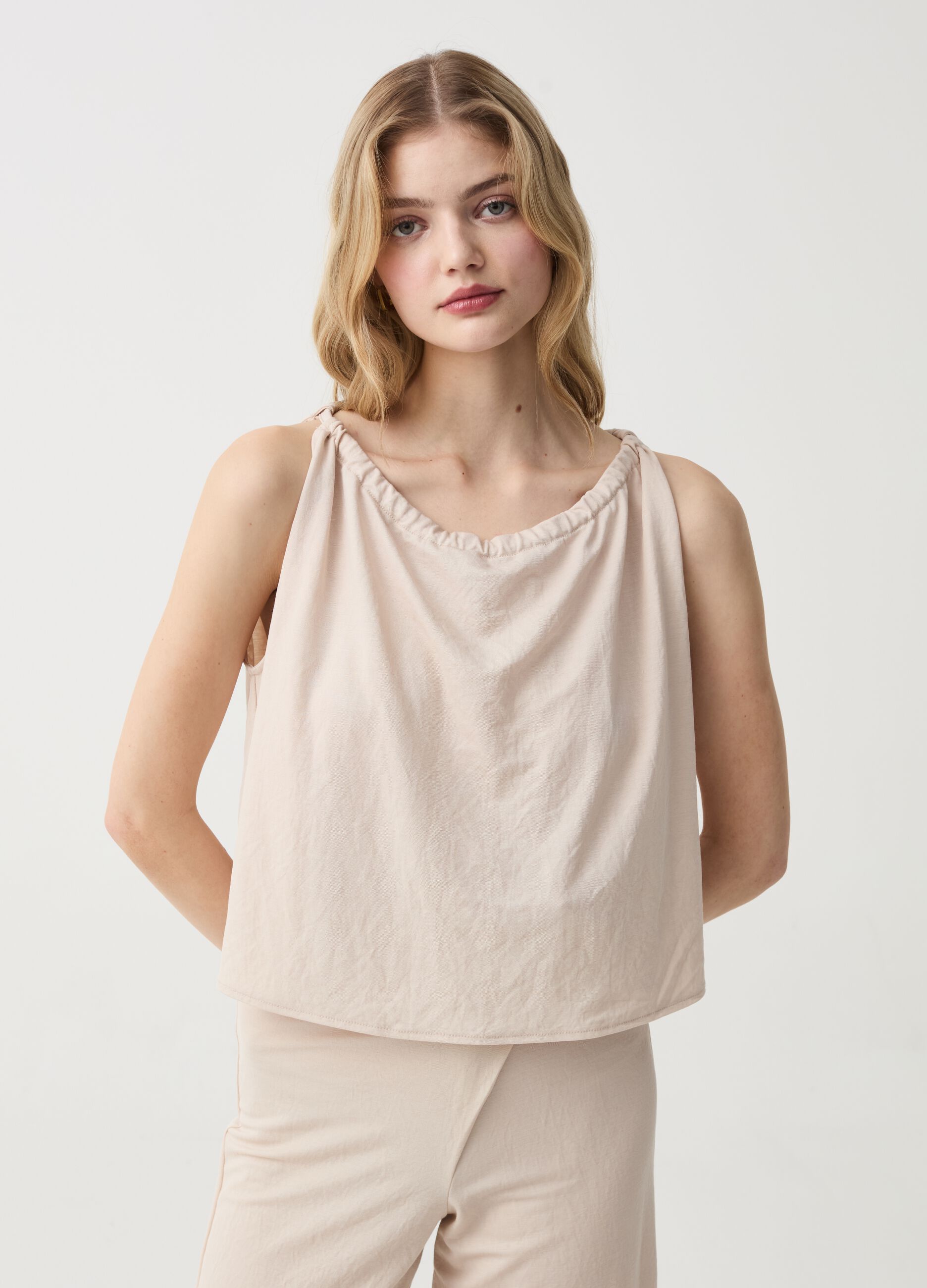 Ovs Top smanicato con laccetto