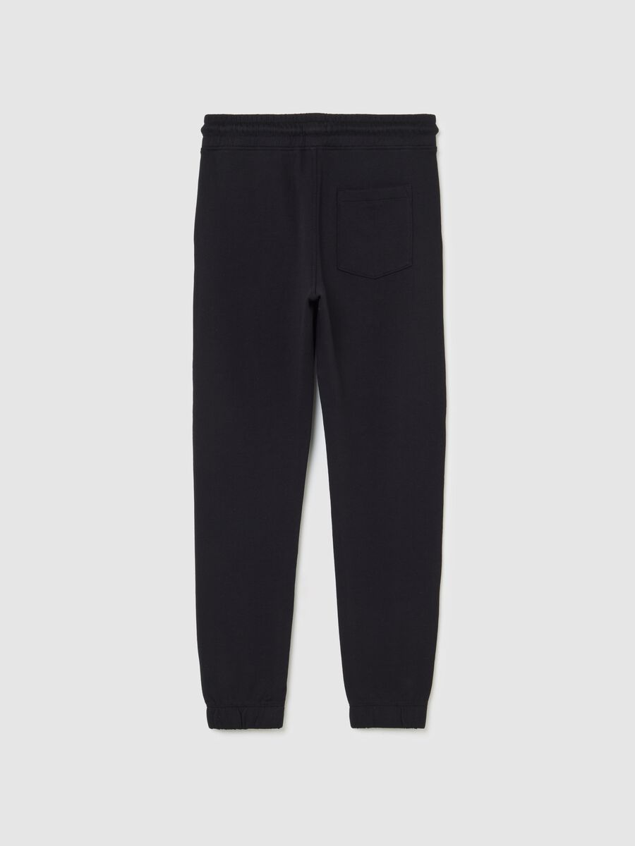 Jogger neri da ragazzo in puro cotone regular fit con scritta_4