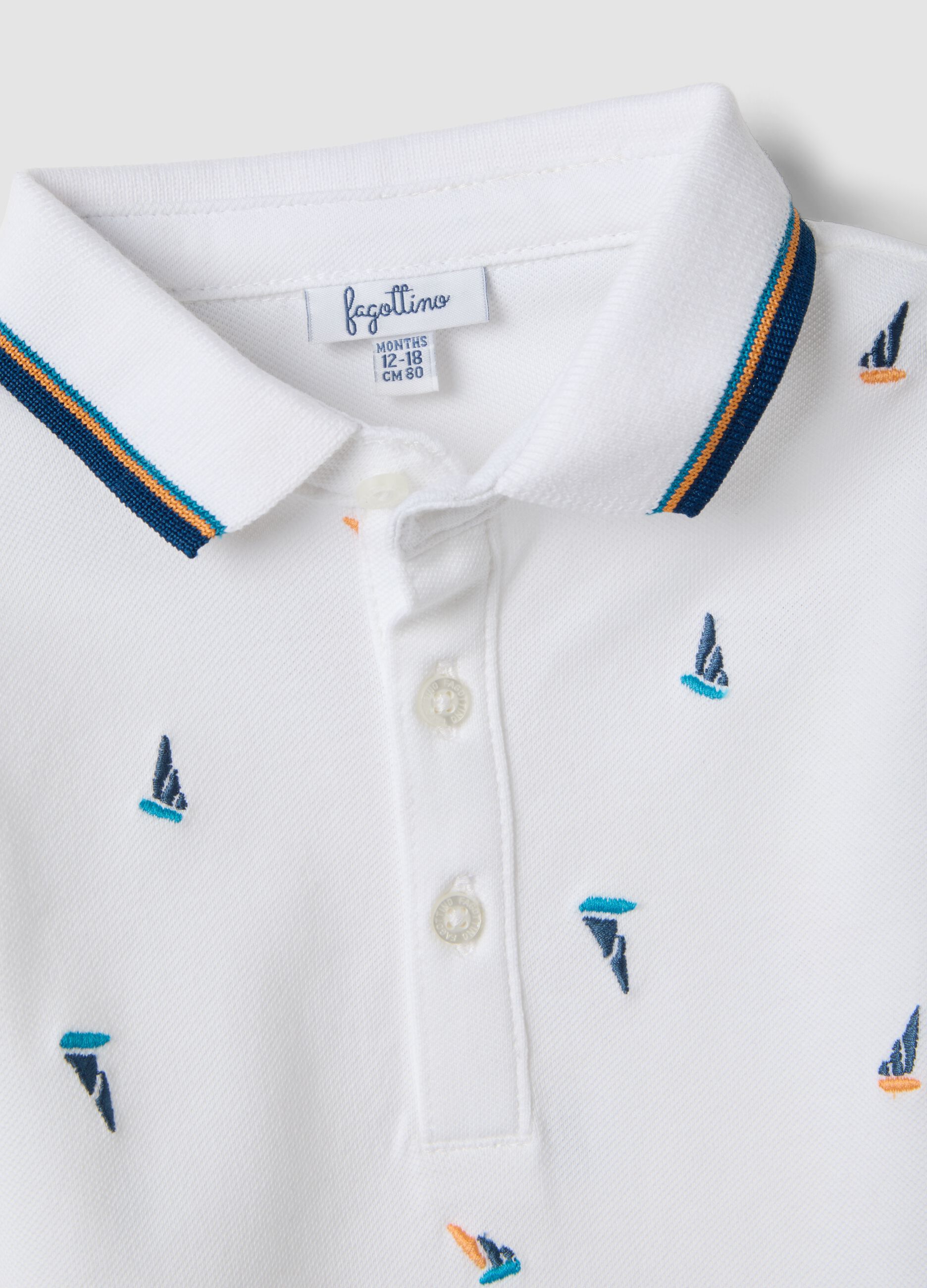 White stretch cotton polo with all-over boat print for boys, regular fit