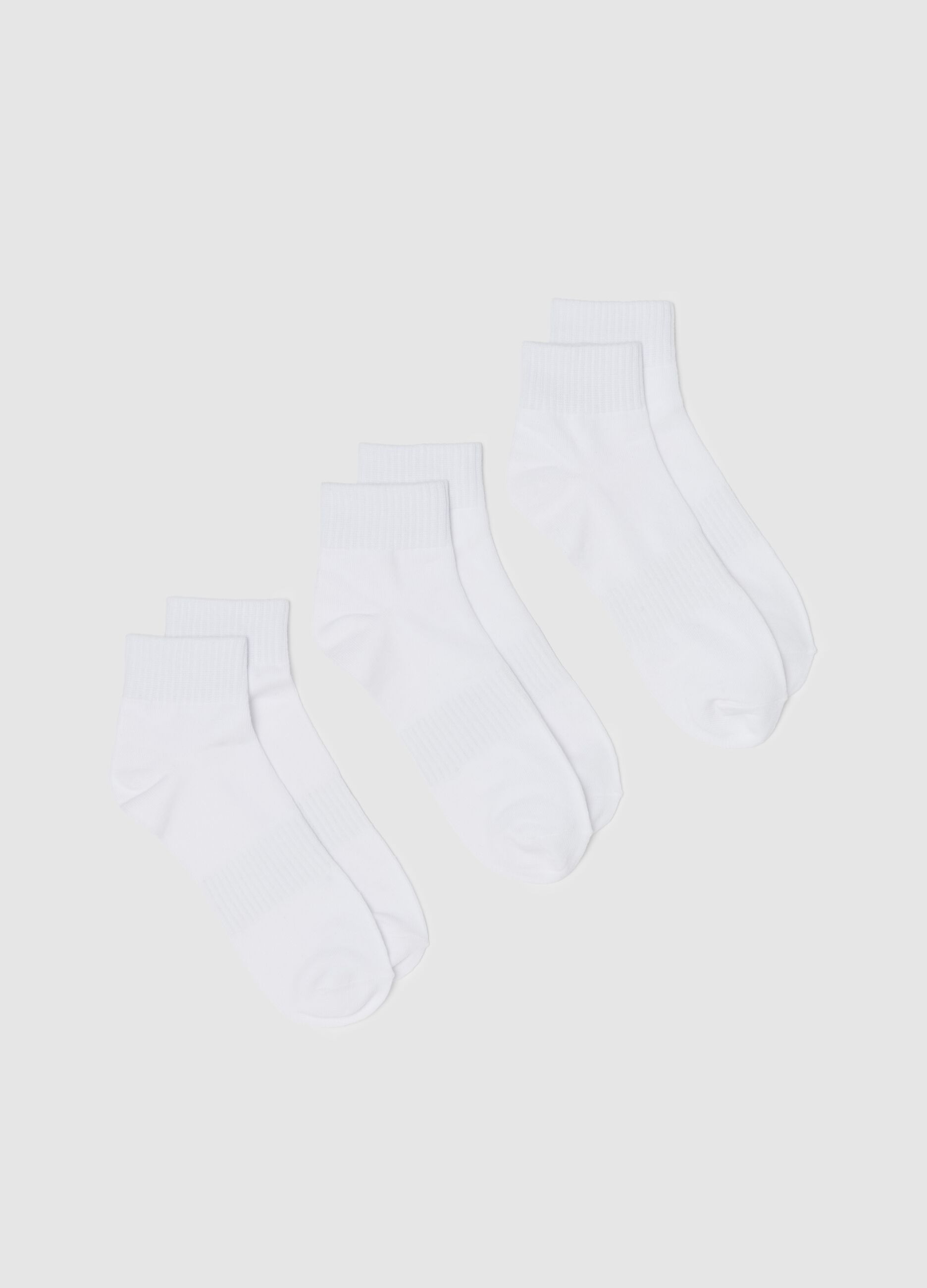 Three-pair pack short solid colour socks
