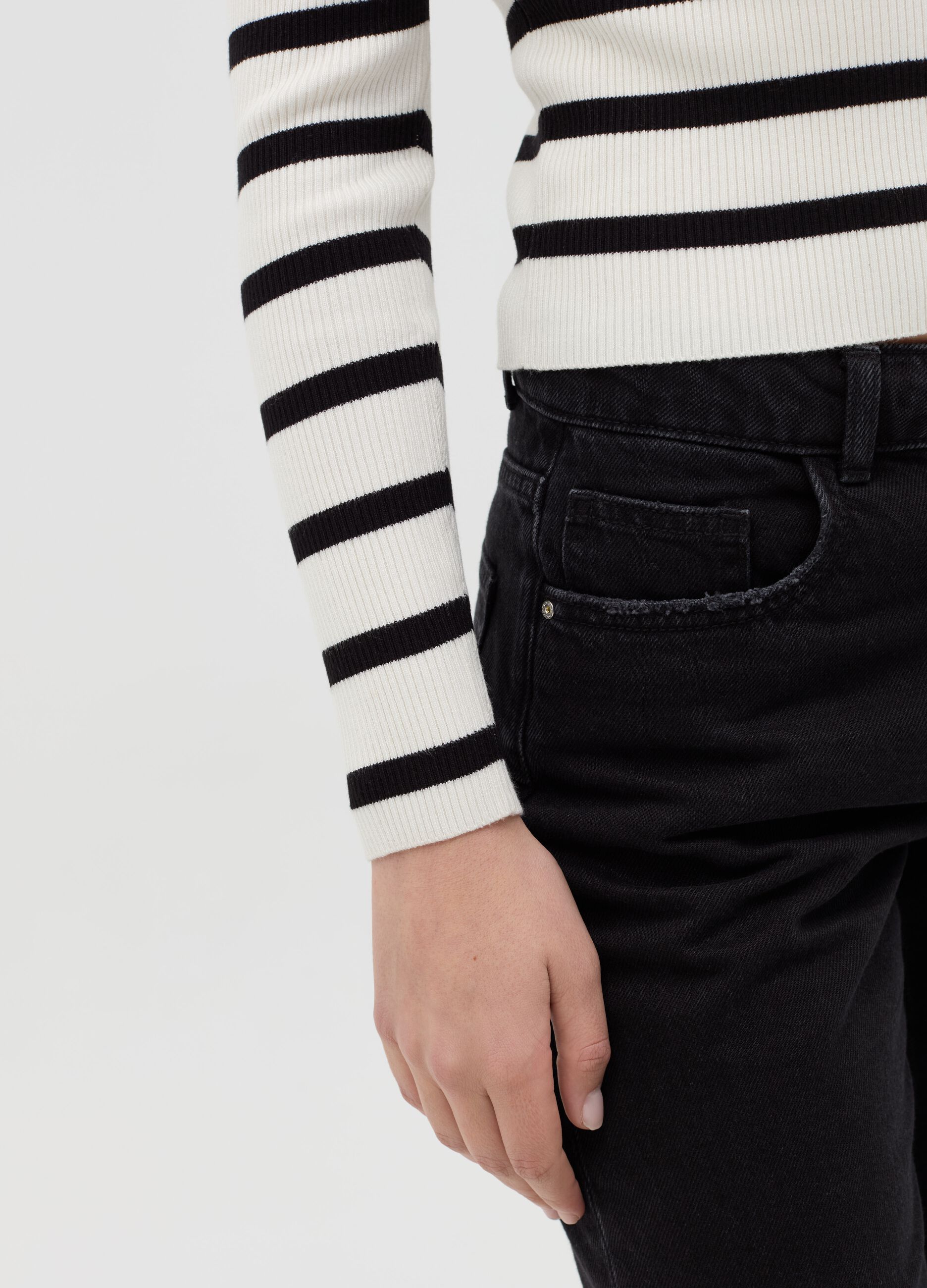 Ribbed top with striped pattern