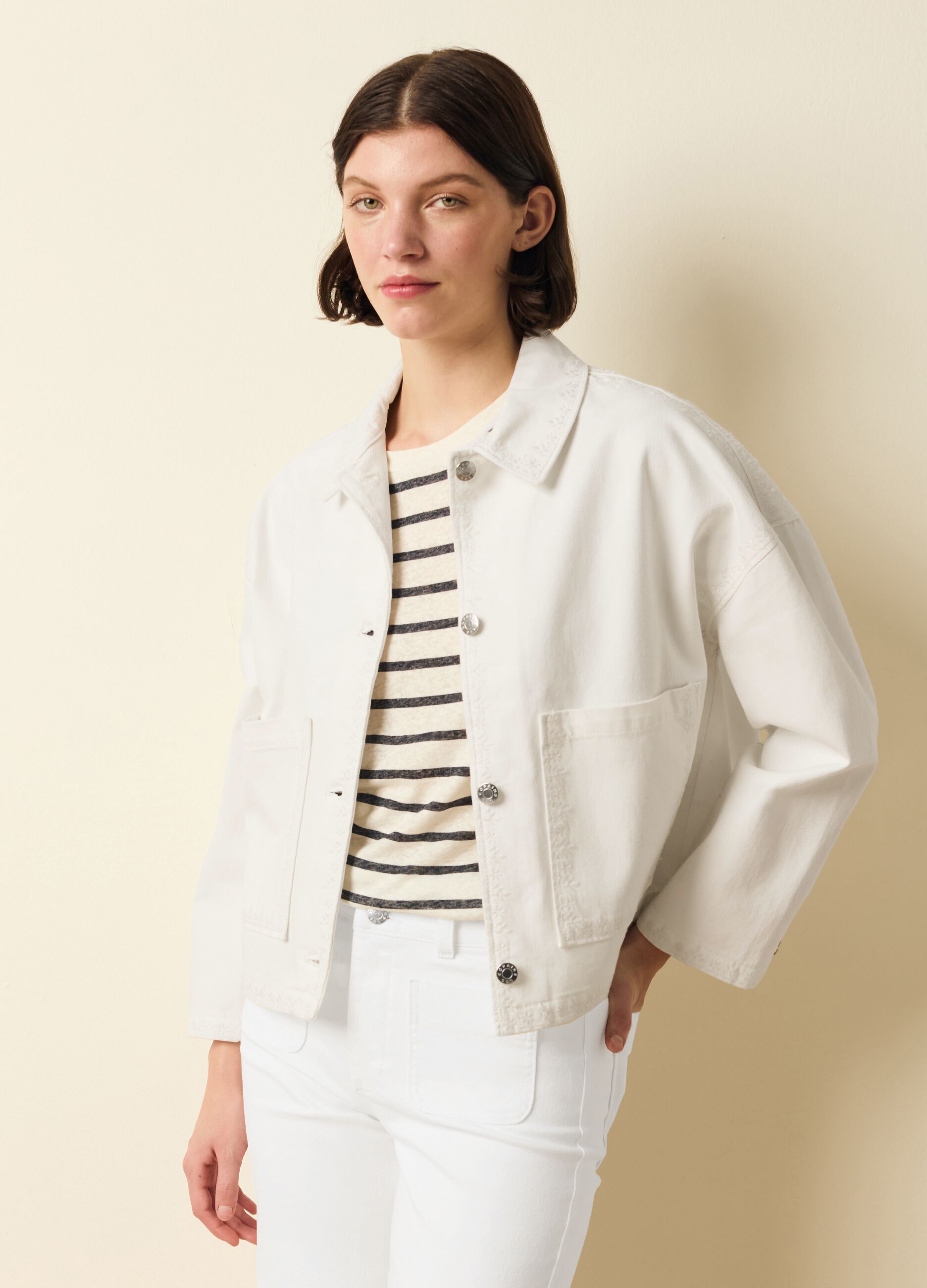 Giacca in denim con dettagli ricamati