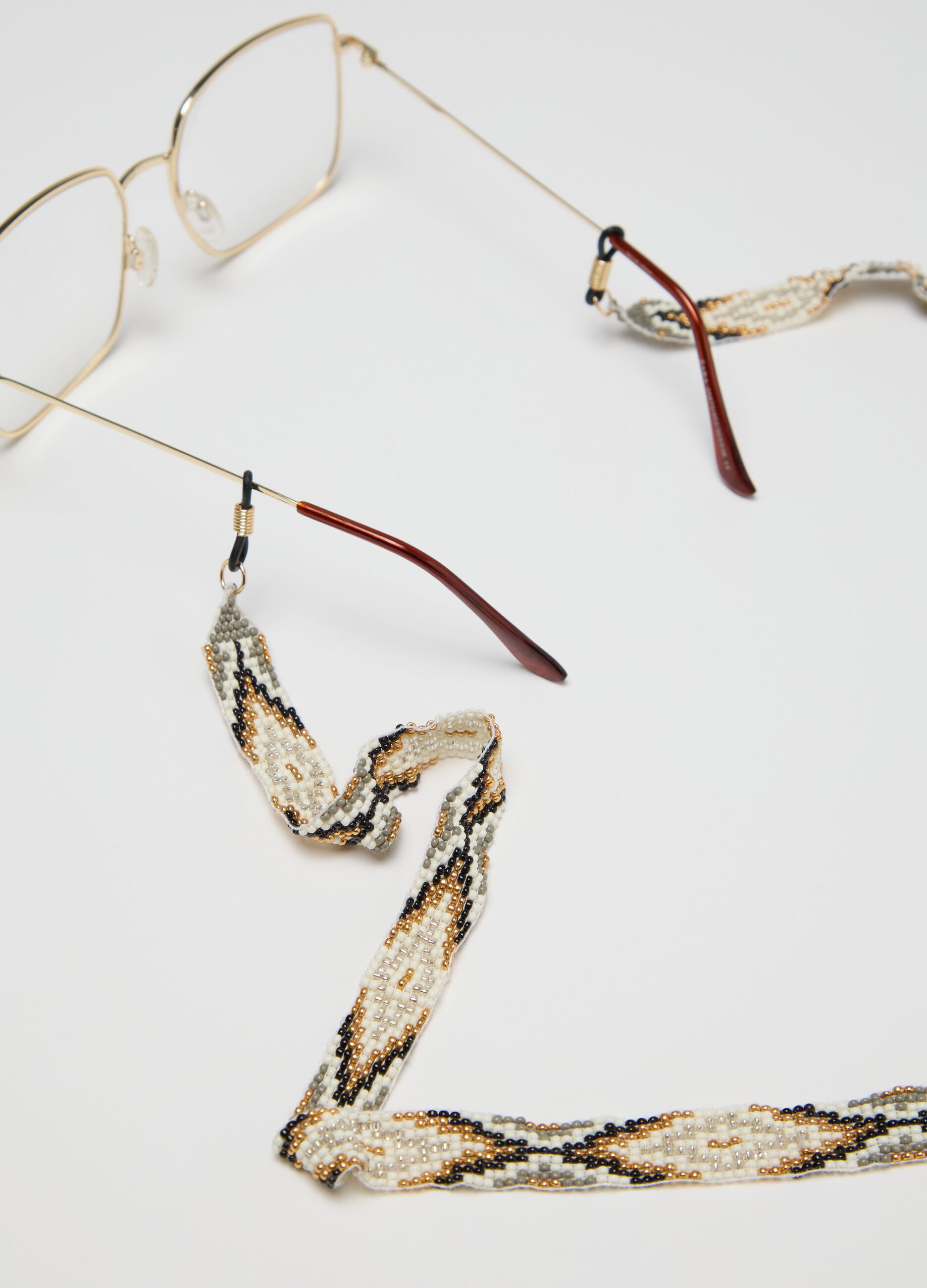 Glasses chain with ethnic decoration