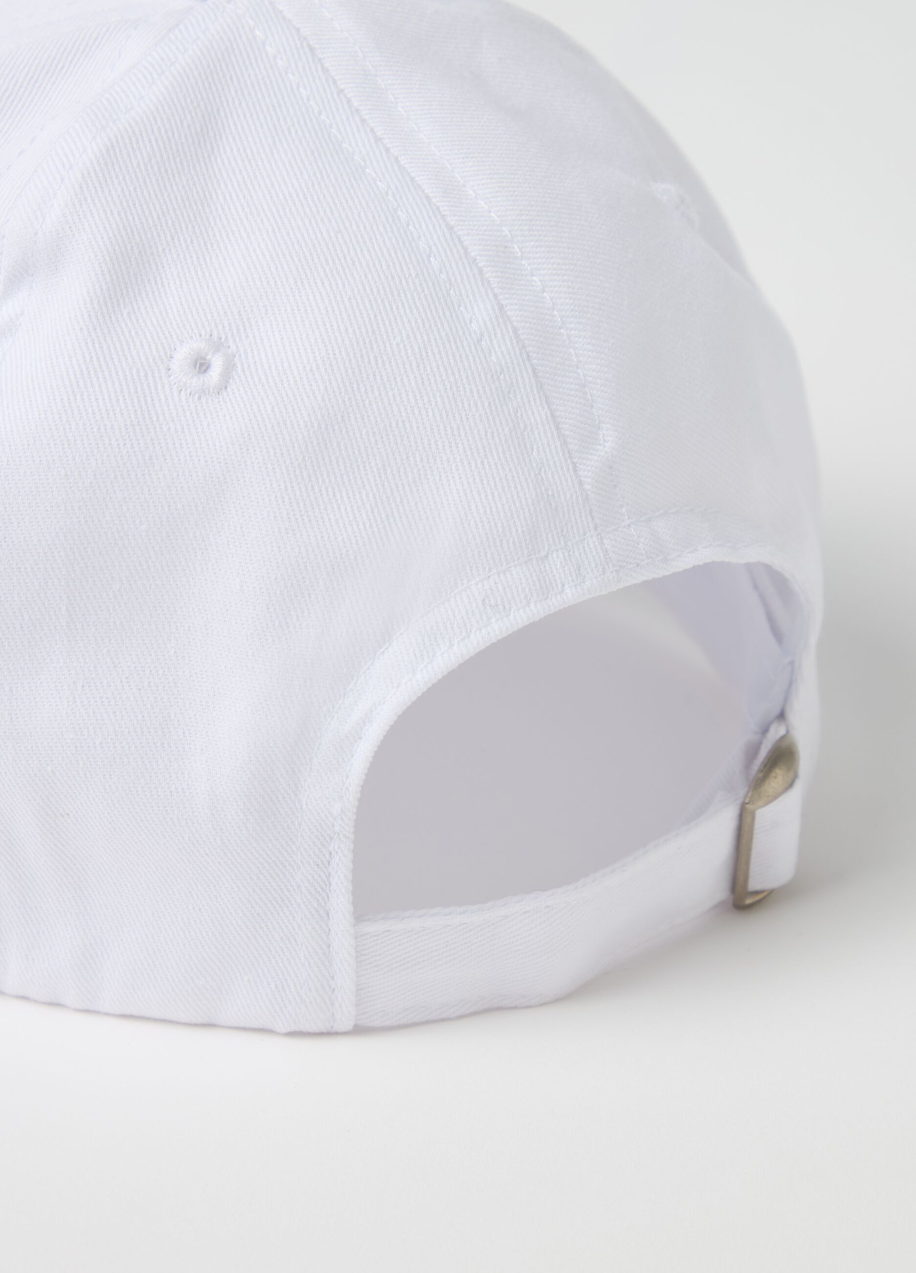 Baseball cap with embroidered logo