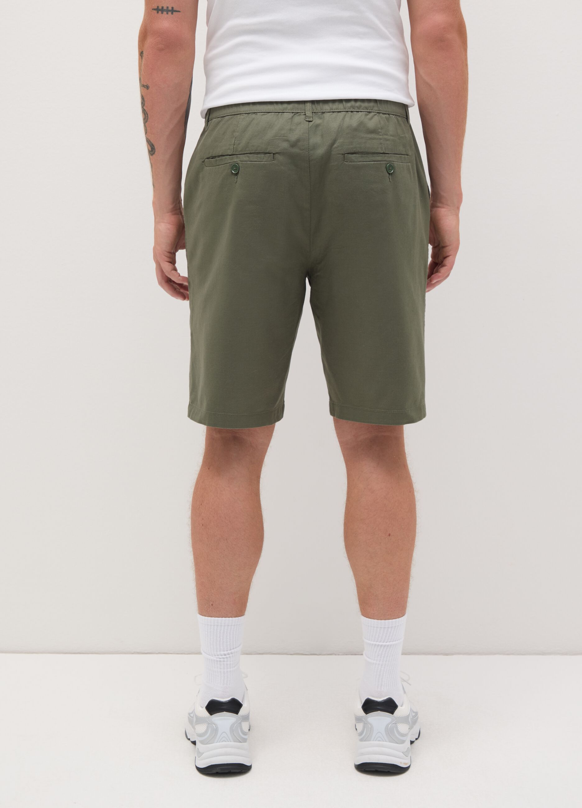 Men's green cotton relaxed fit shorts