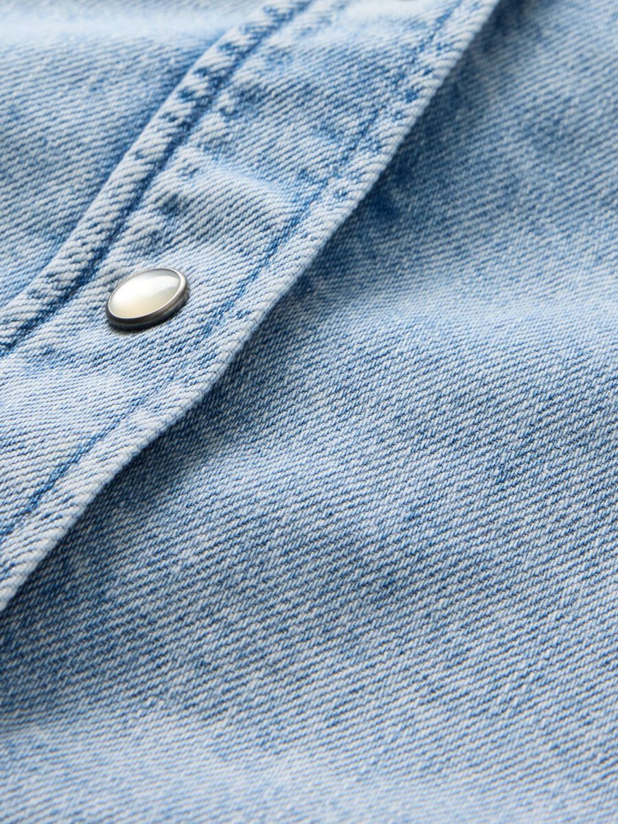 Camicia in denim con bottoni a pressione_4