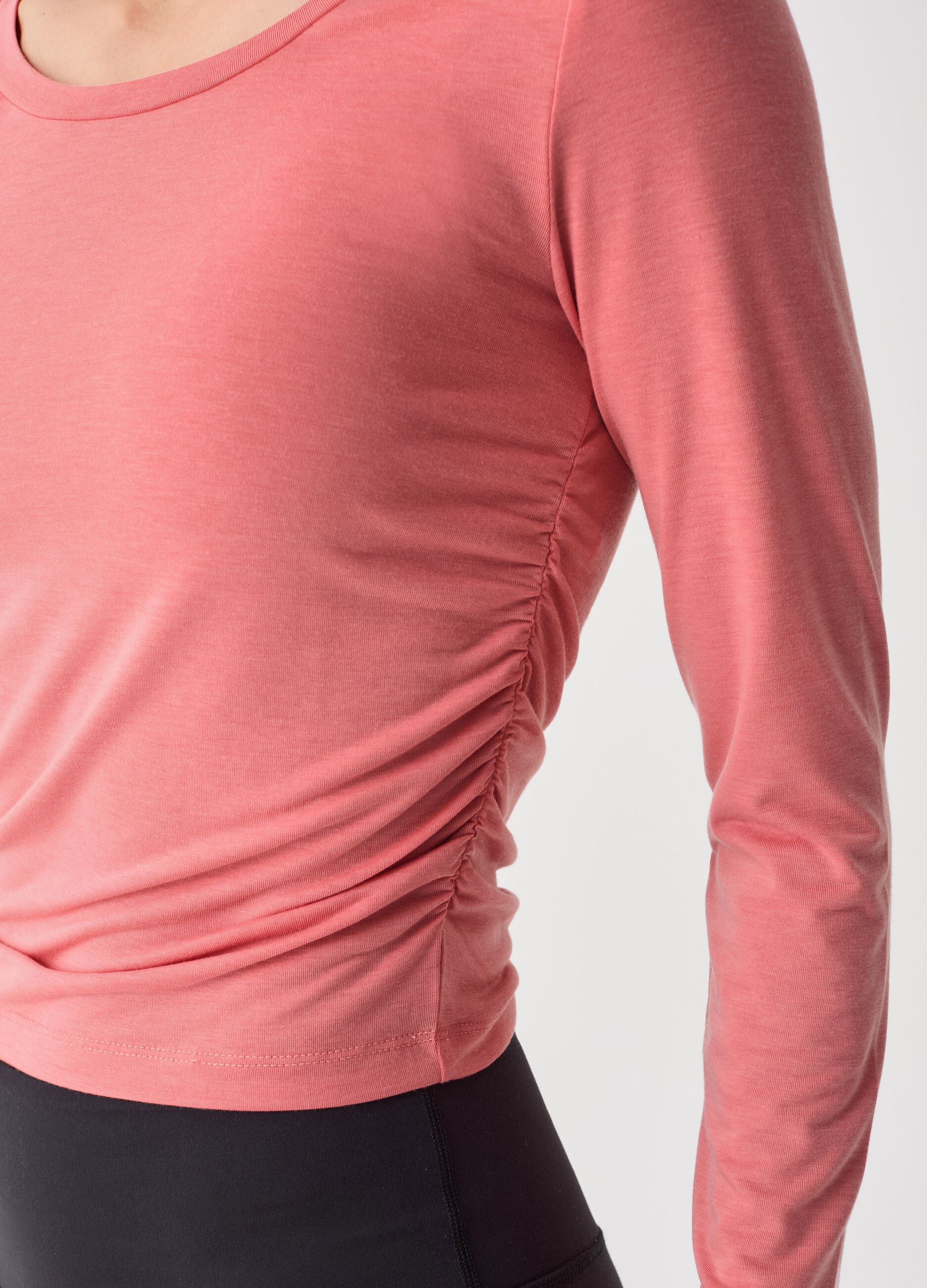 ALTAVIA STUDIO long-sleeved T-shirt in technical fabric