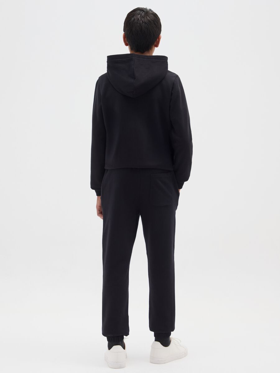 Pantaloni jogger da ragazzo in puro cotone nero regular fit_1