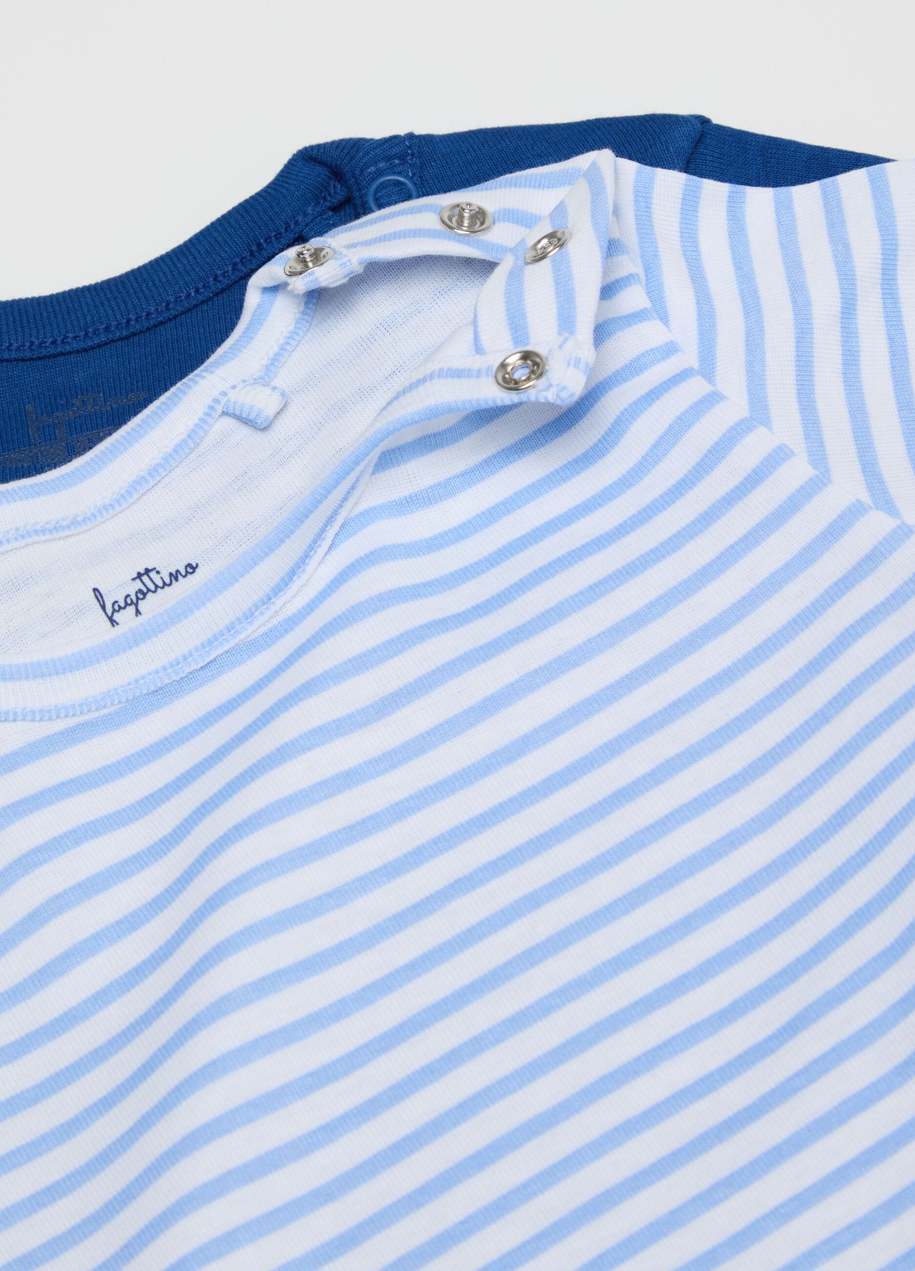 Three-pack short-sleeved bodysuits in organic cotton