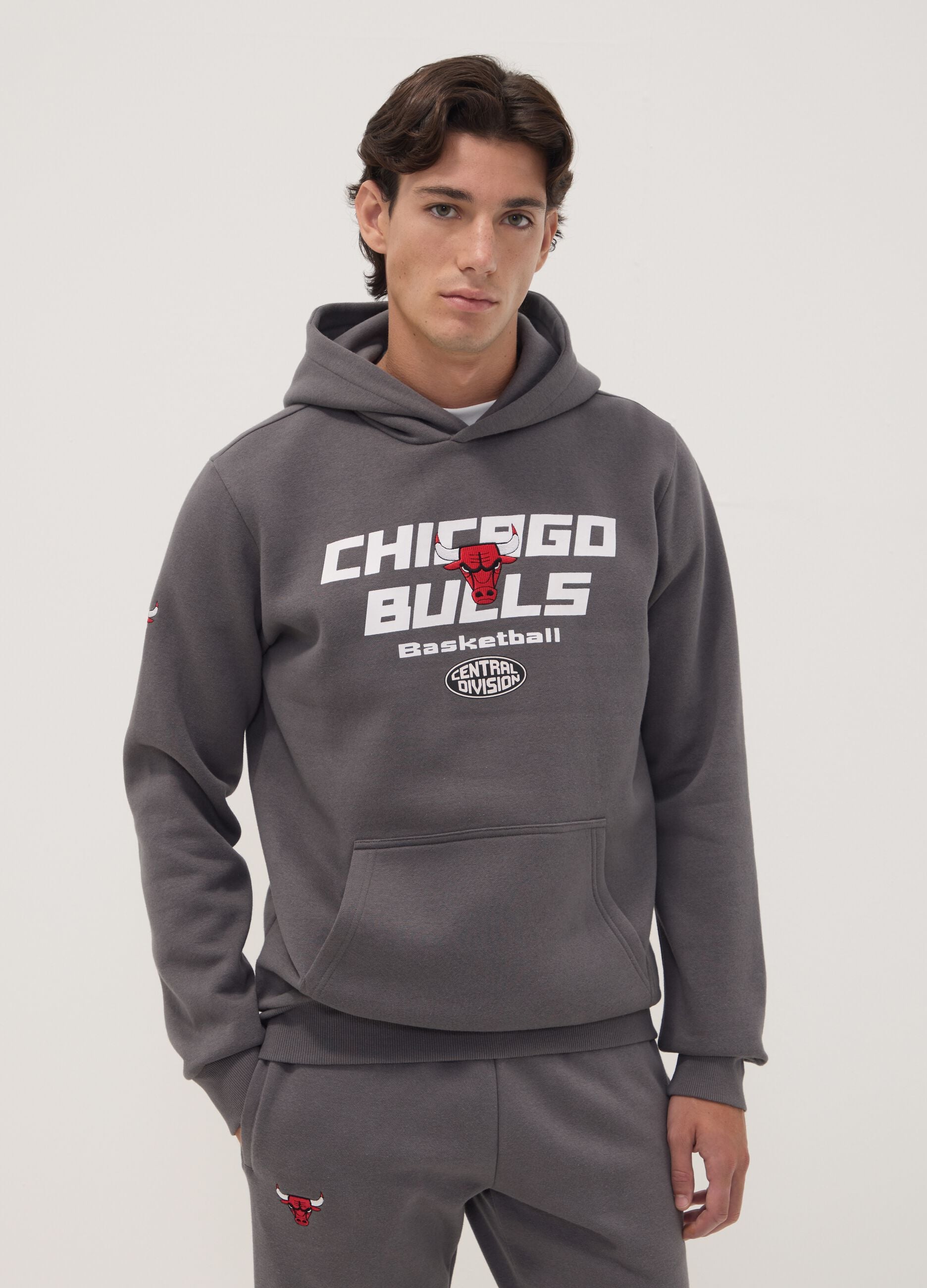 Grey cotton-blend hoodie with Chicago Bulls print