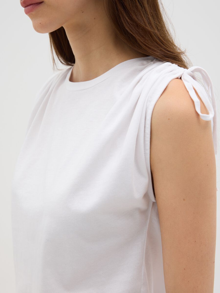 Women's white pure cotton T-shirt with regular fit and tie details_1
