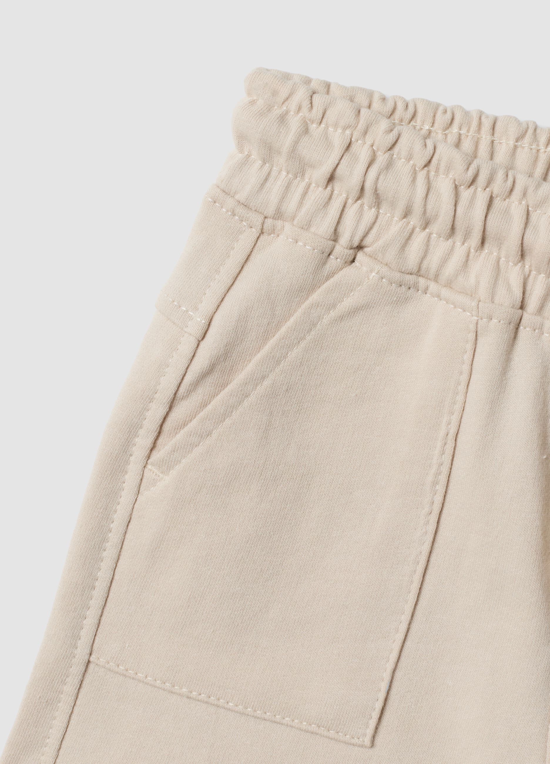 Beige organic cotton shorts with elasticated waist