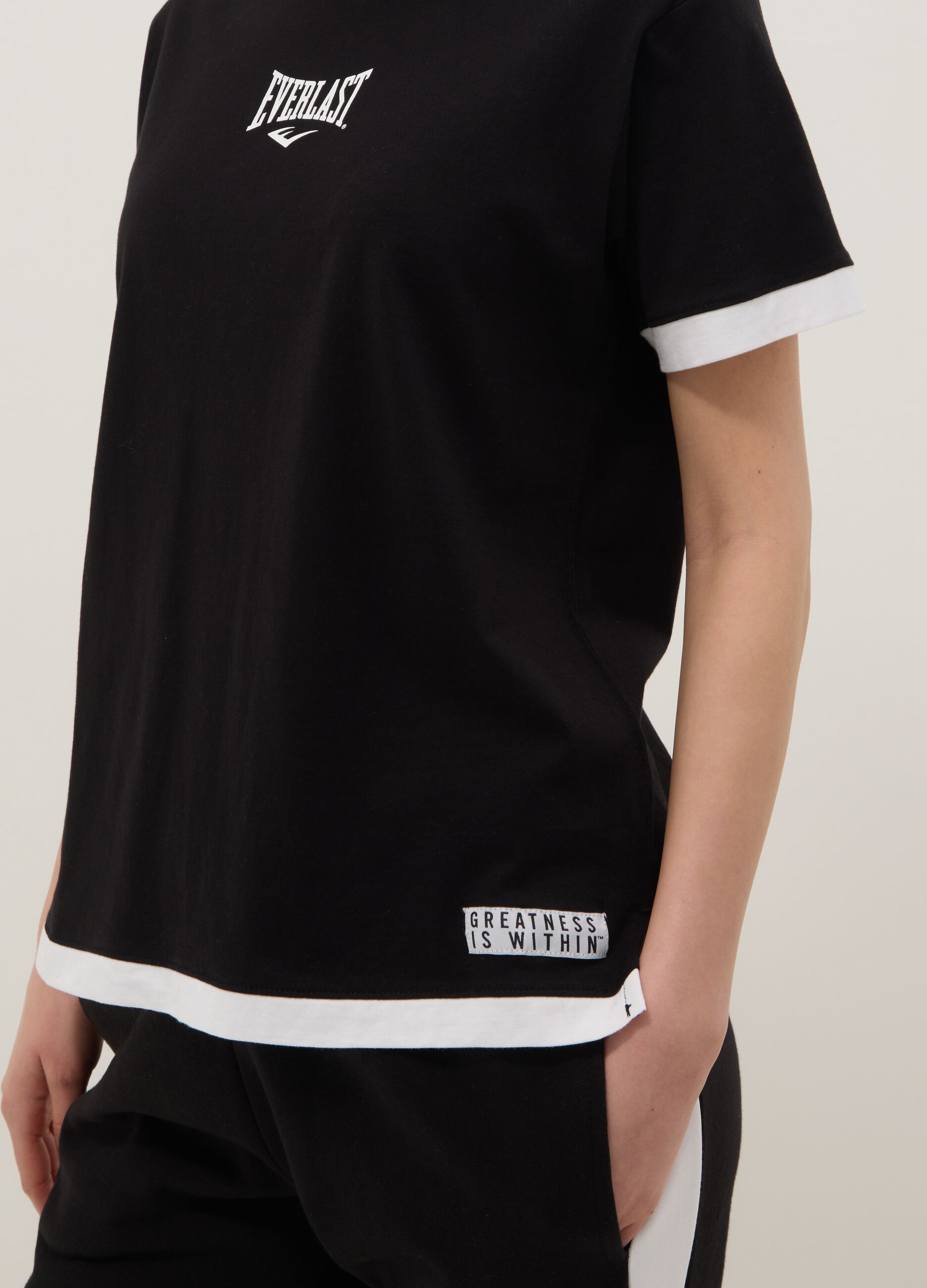 Black pure cotton t-shirt with regular fit and white trims
