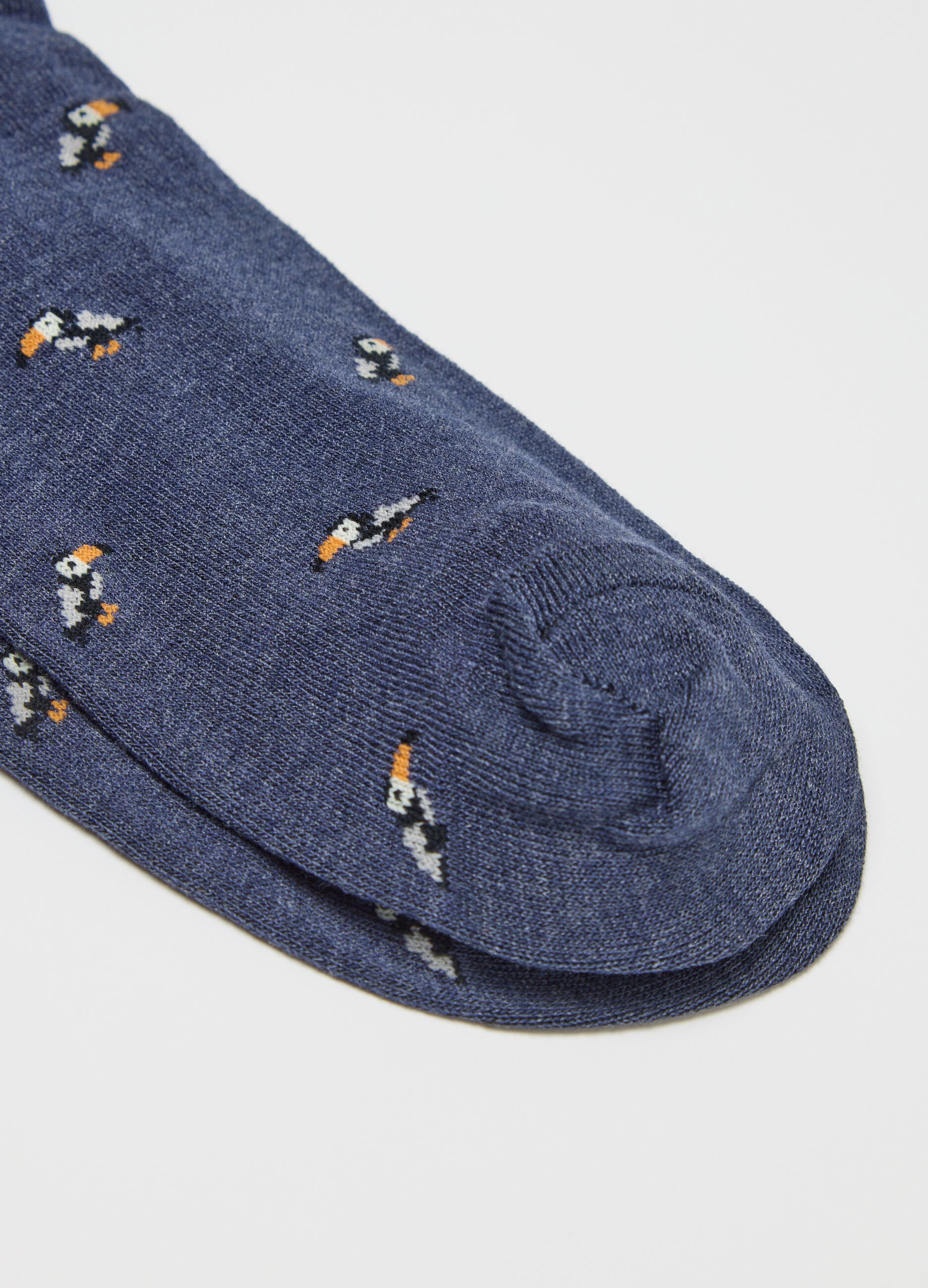 Long stretch viscose socks with design