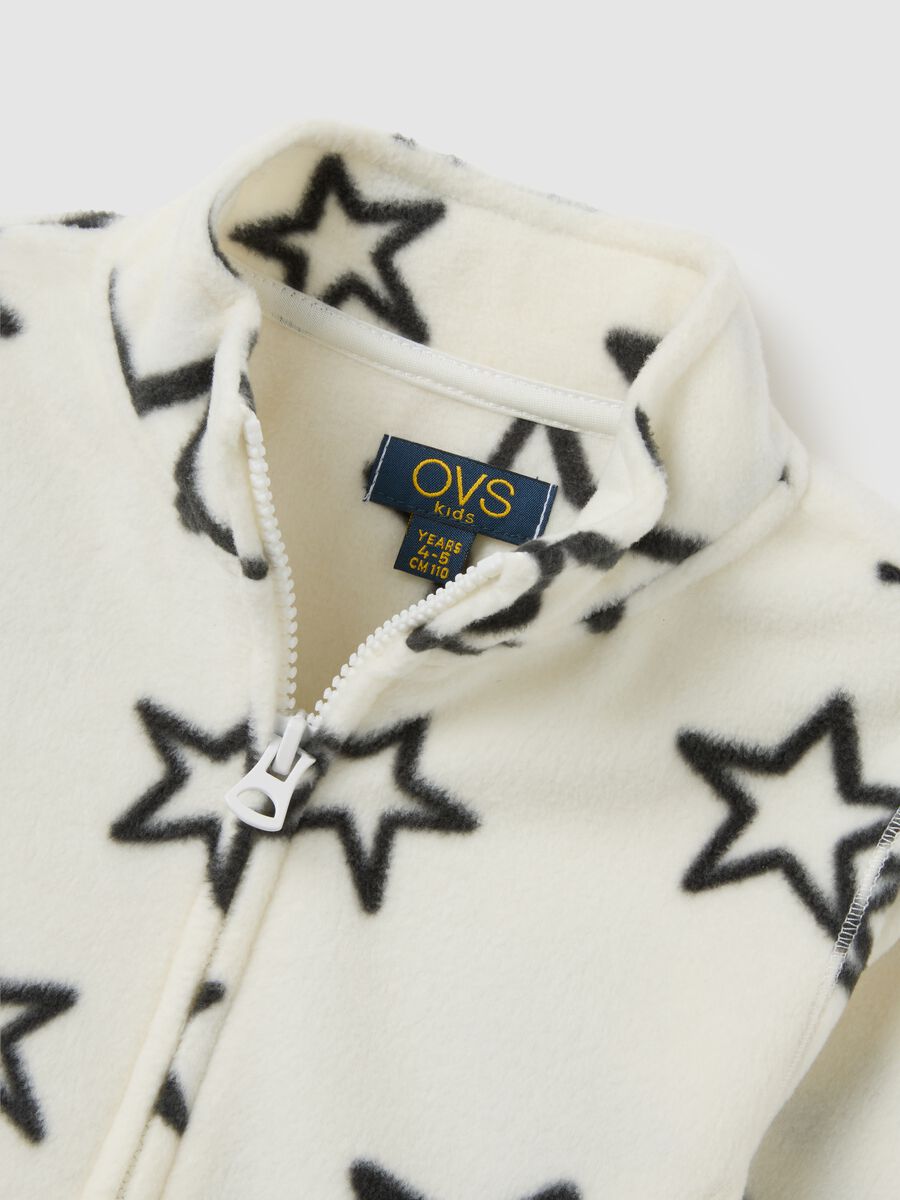 Felpa bianca da bambina vestibilità fitted con stelle_2