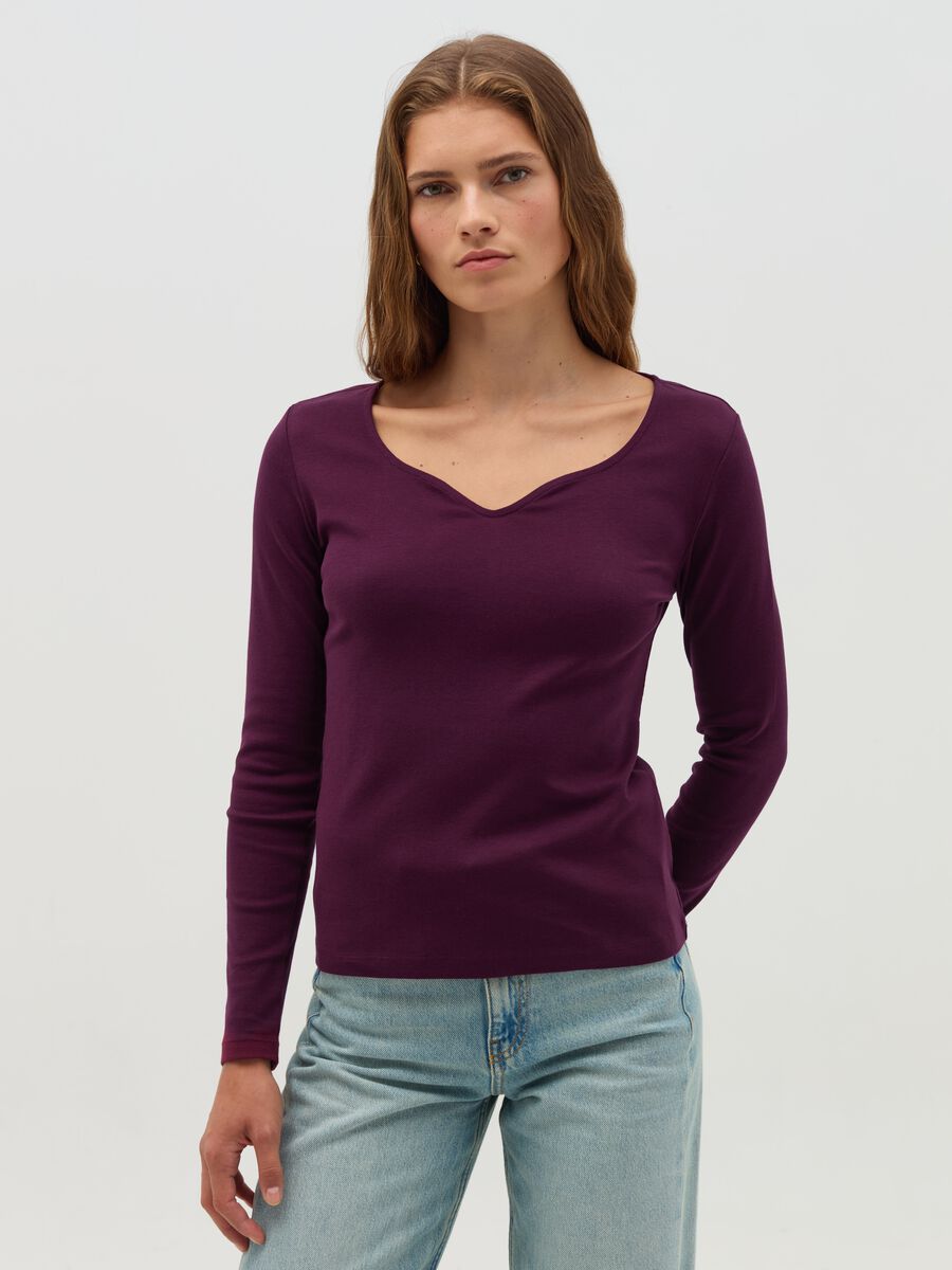 Long-sleeved T-shirt with sweetheart neckline_0