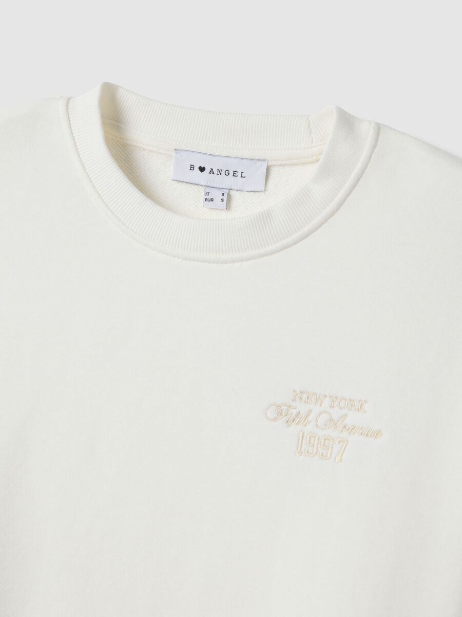 White crewneck sweatshirt in cotton blend regular fit with writing_5