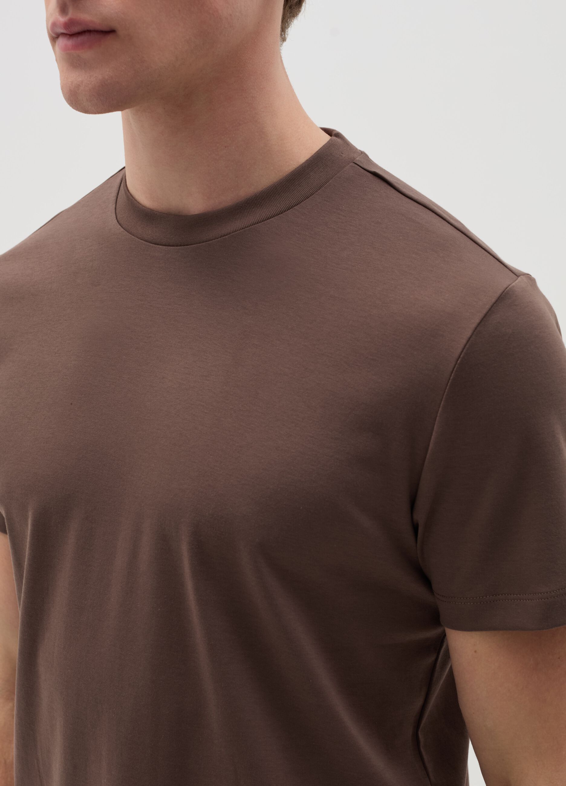 Regular-fit T-shirt with round neck