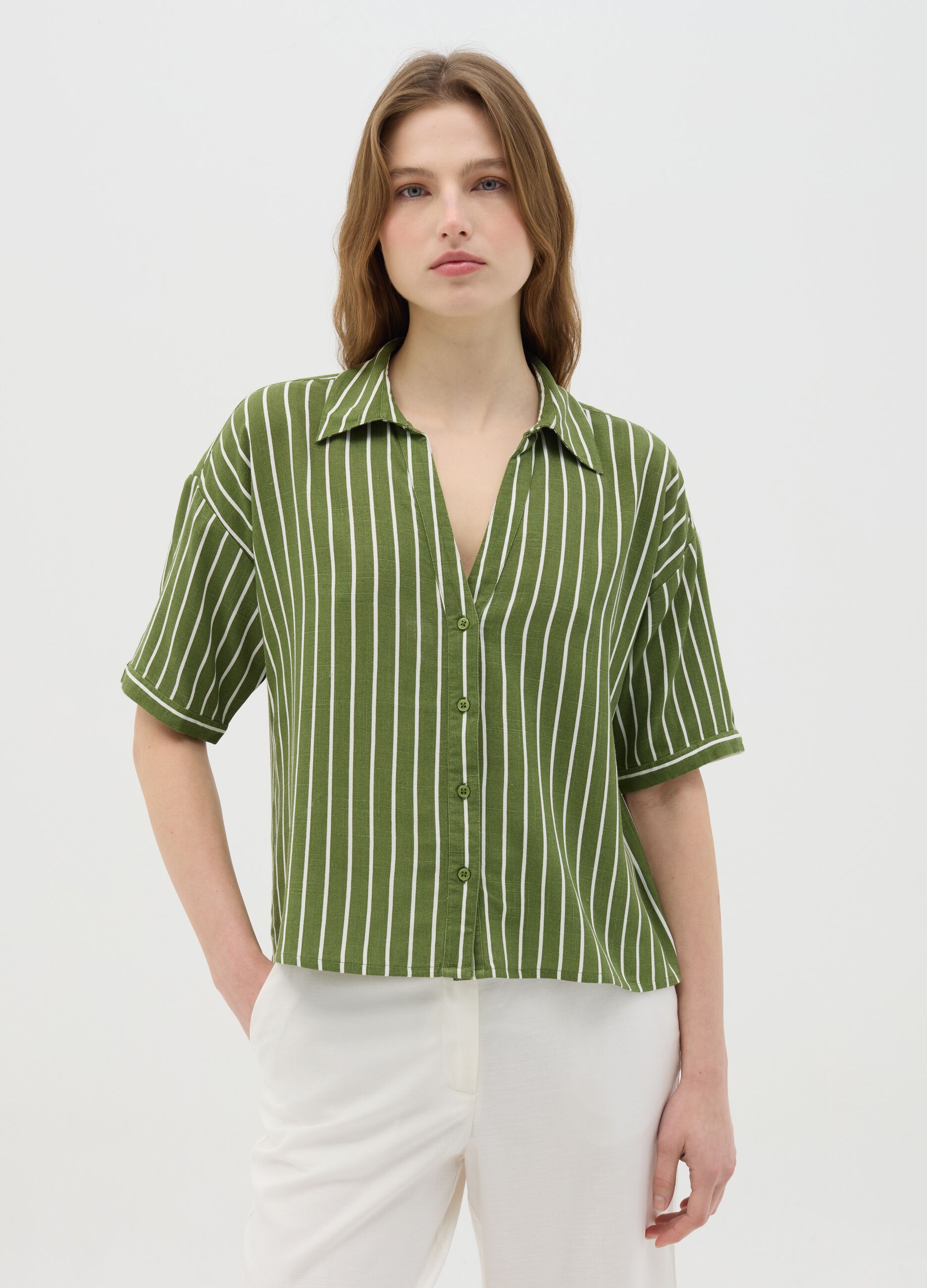 Green striped shirt in viscose and linen