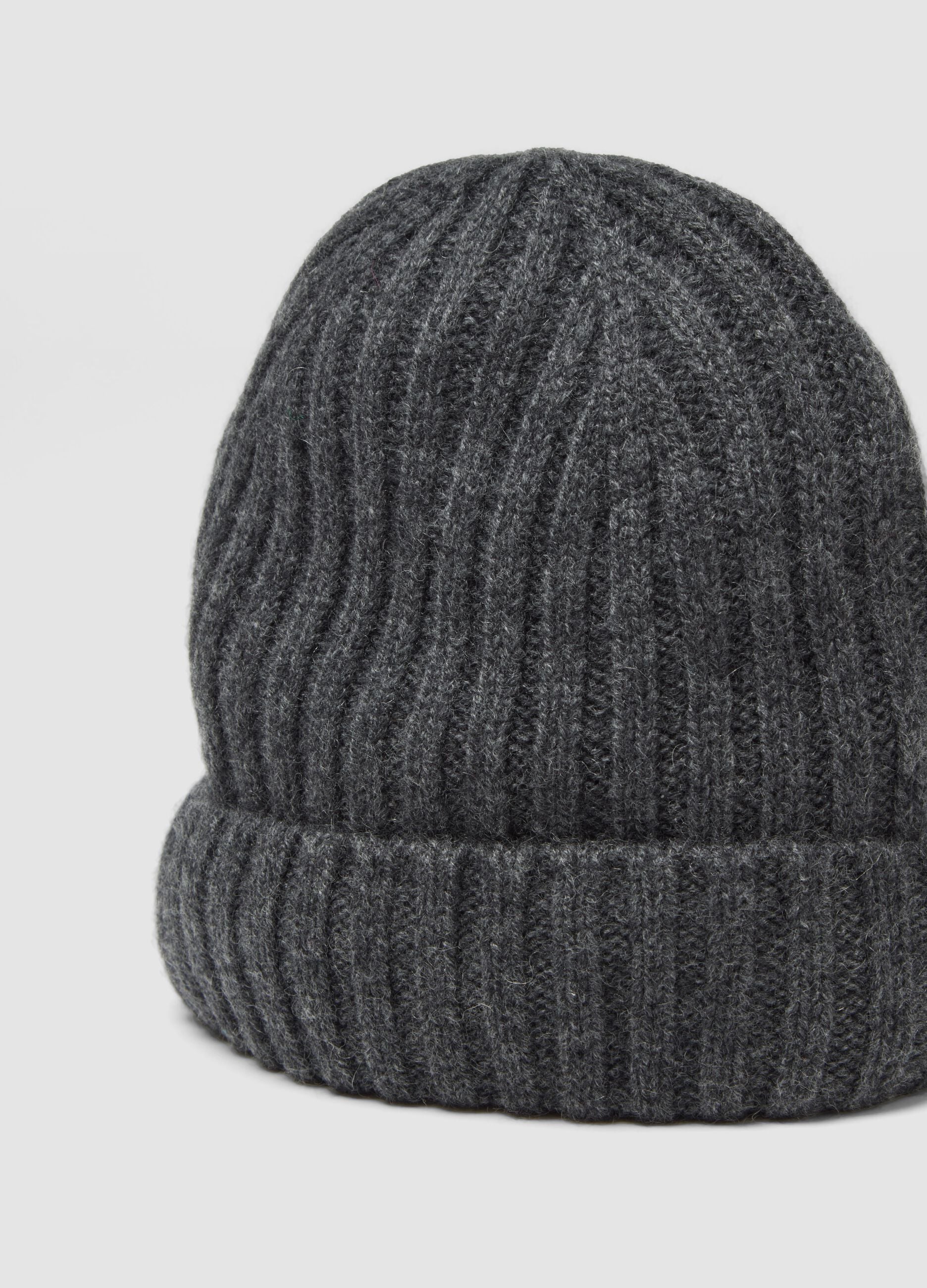 Berretto grigio melange in puro cashmere a coste