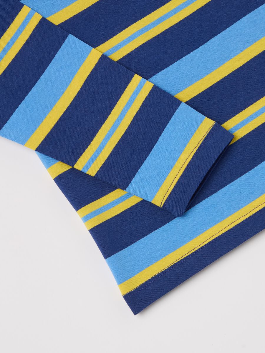 Long-sleeved T-shirt in striped cotton._3