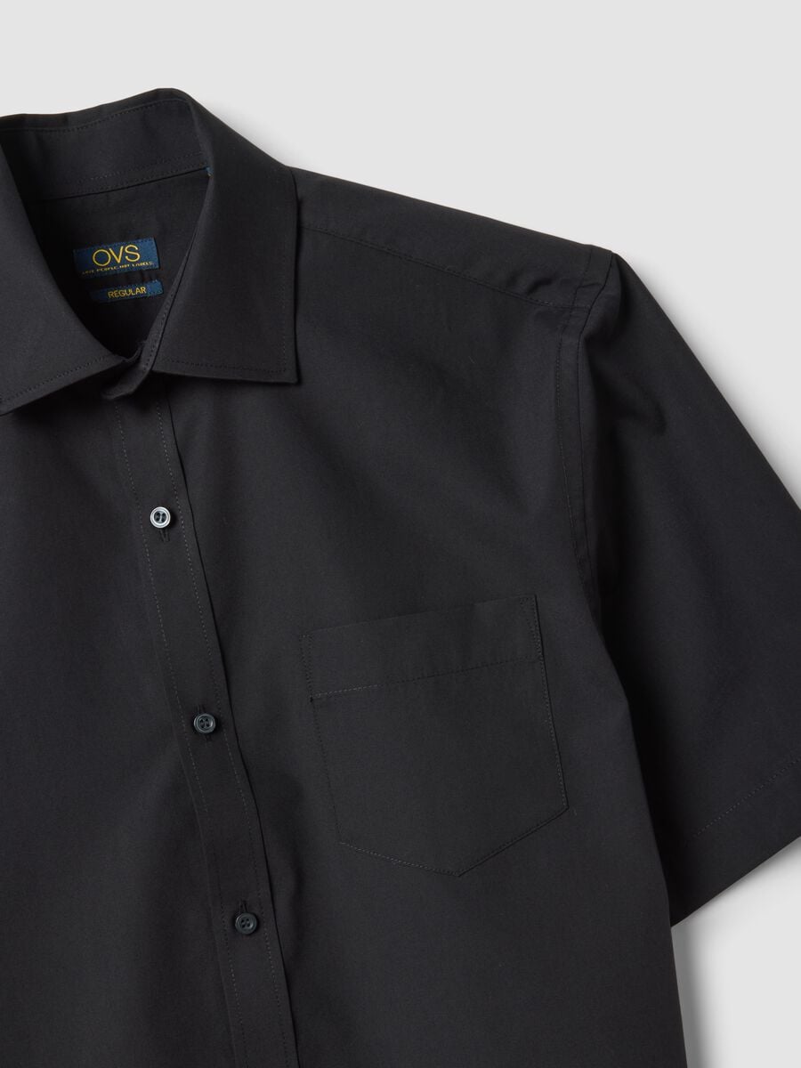 Black short-sleeve shirt with classic collar_5