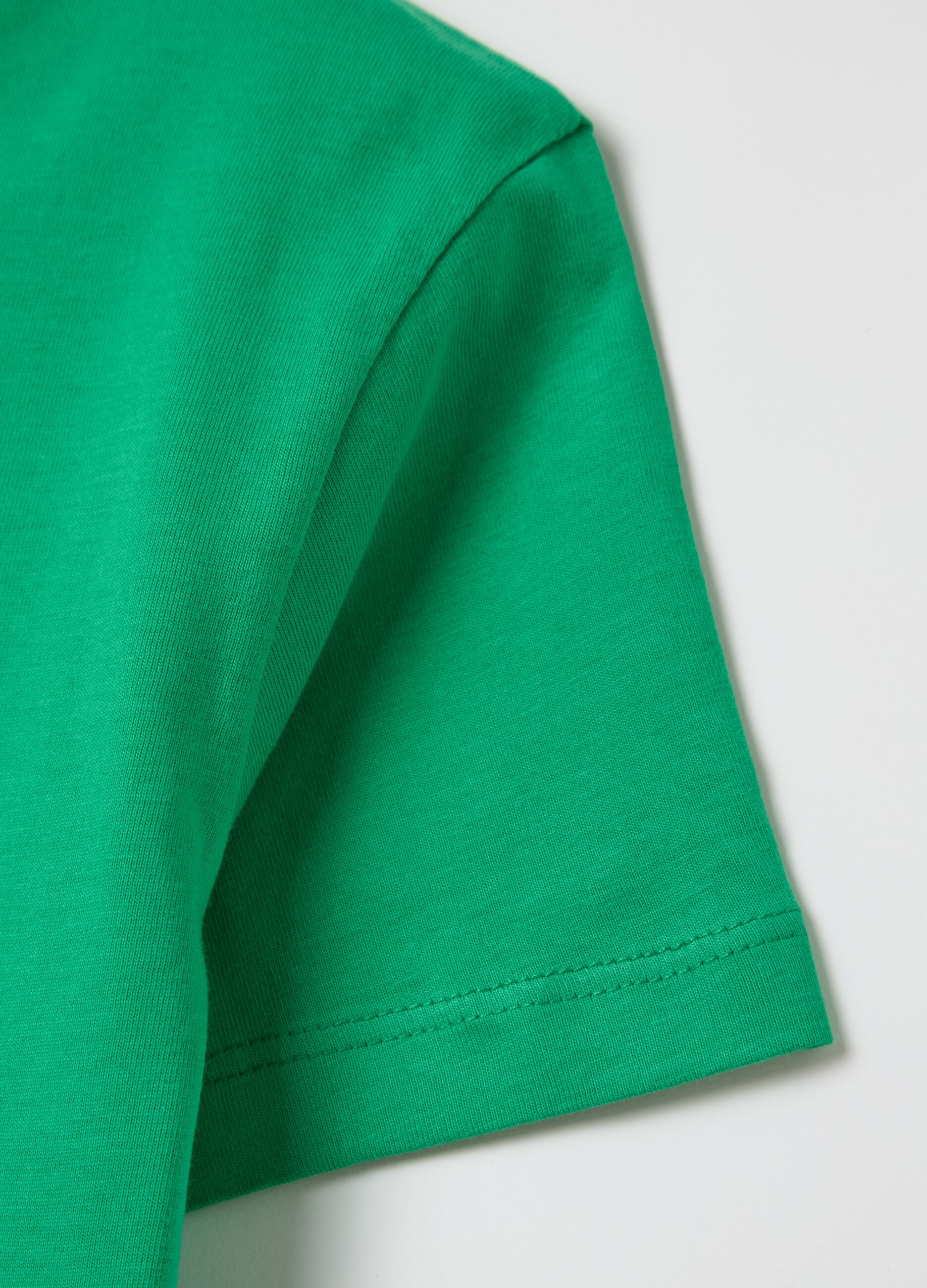 Solid colour T-shirt in organic cotton