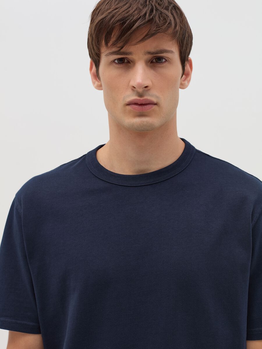 Cotton T-shirt with round neck_2