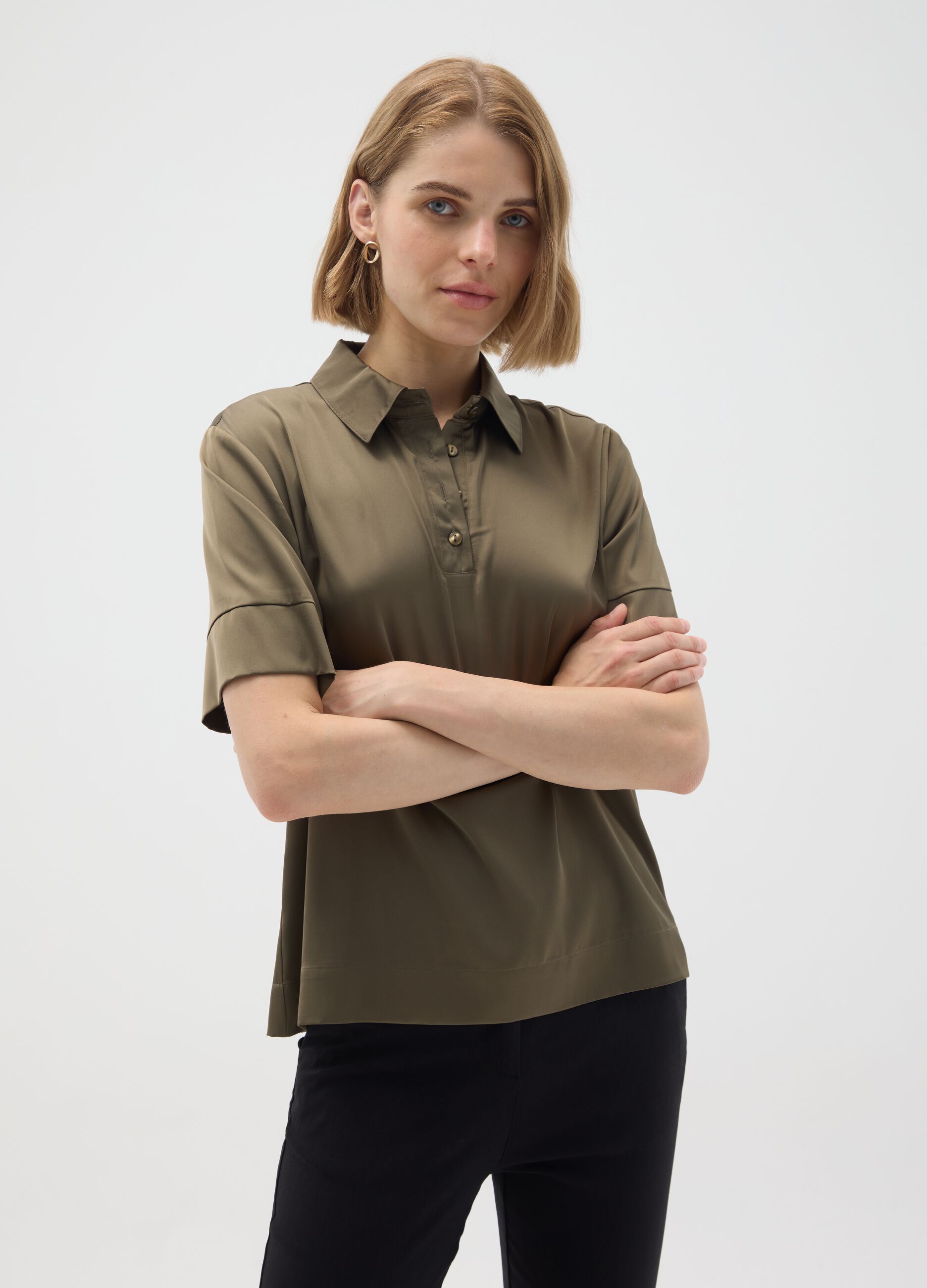 Camicia in satin marrone regular fit