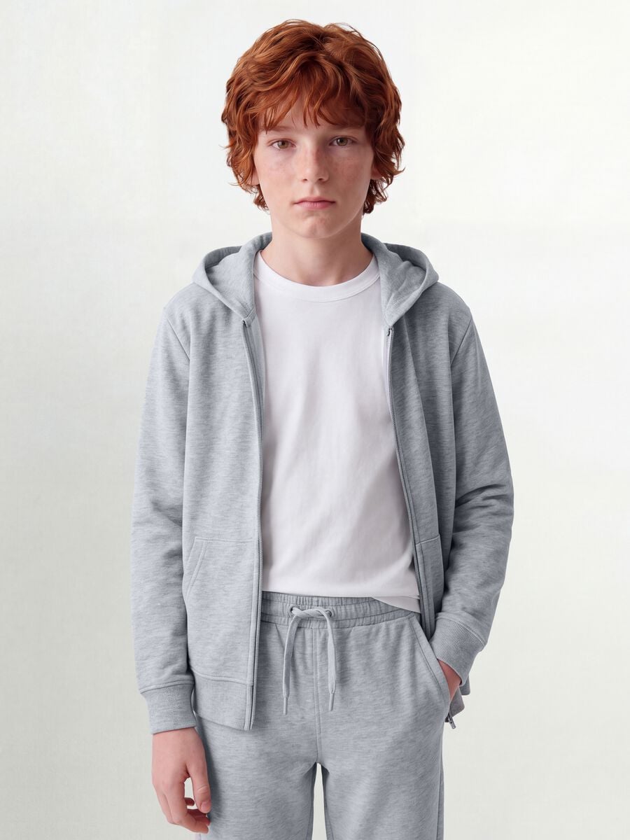 Felpa grigia con cappuccio in puro cotone organico regular fit per ragazzo_1