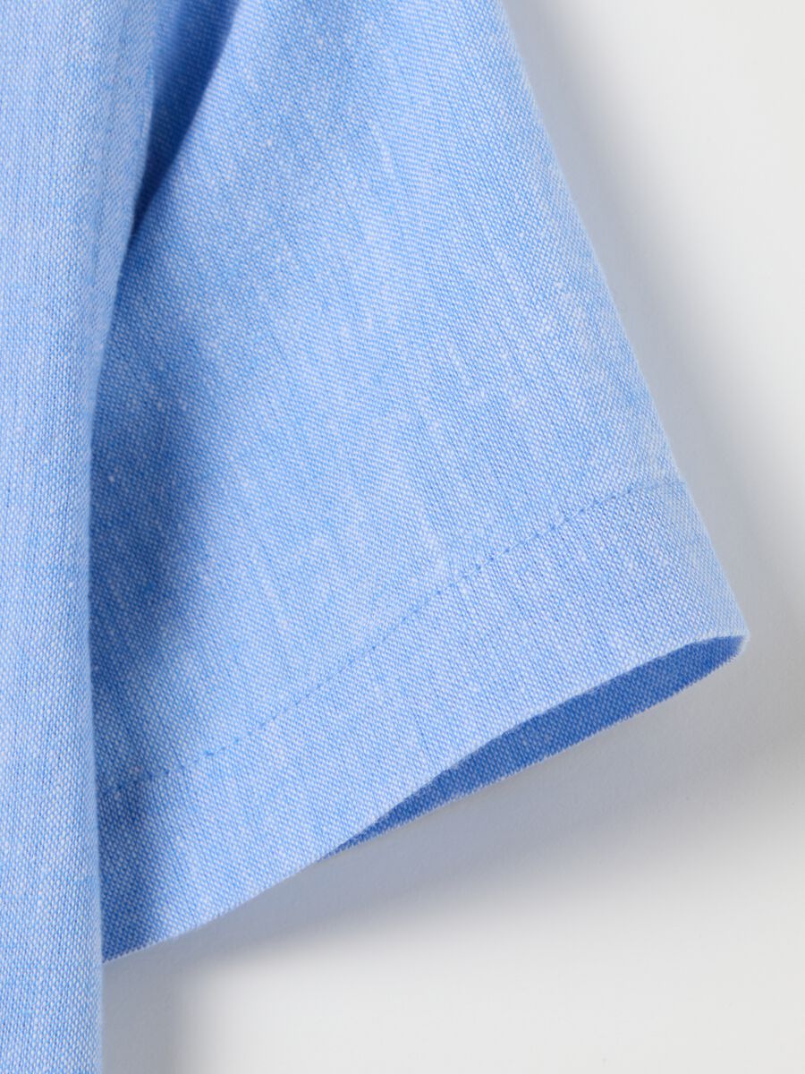 Regular fit azure linen kids' shirt with pointed collar and short sleeves_3