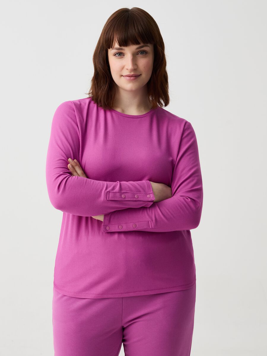 Curvy long-sleeved T-shirt with buttons_1