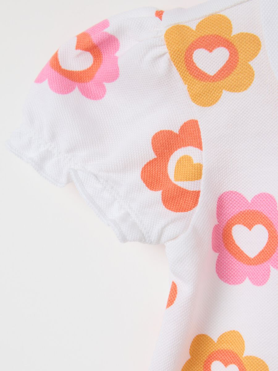 White polo shirt in organic cotton with flowers print_3