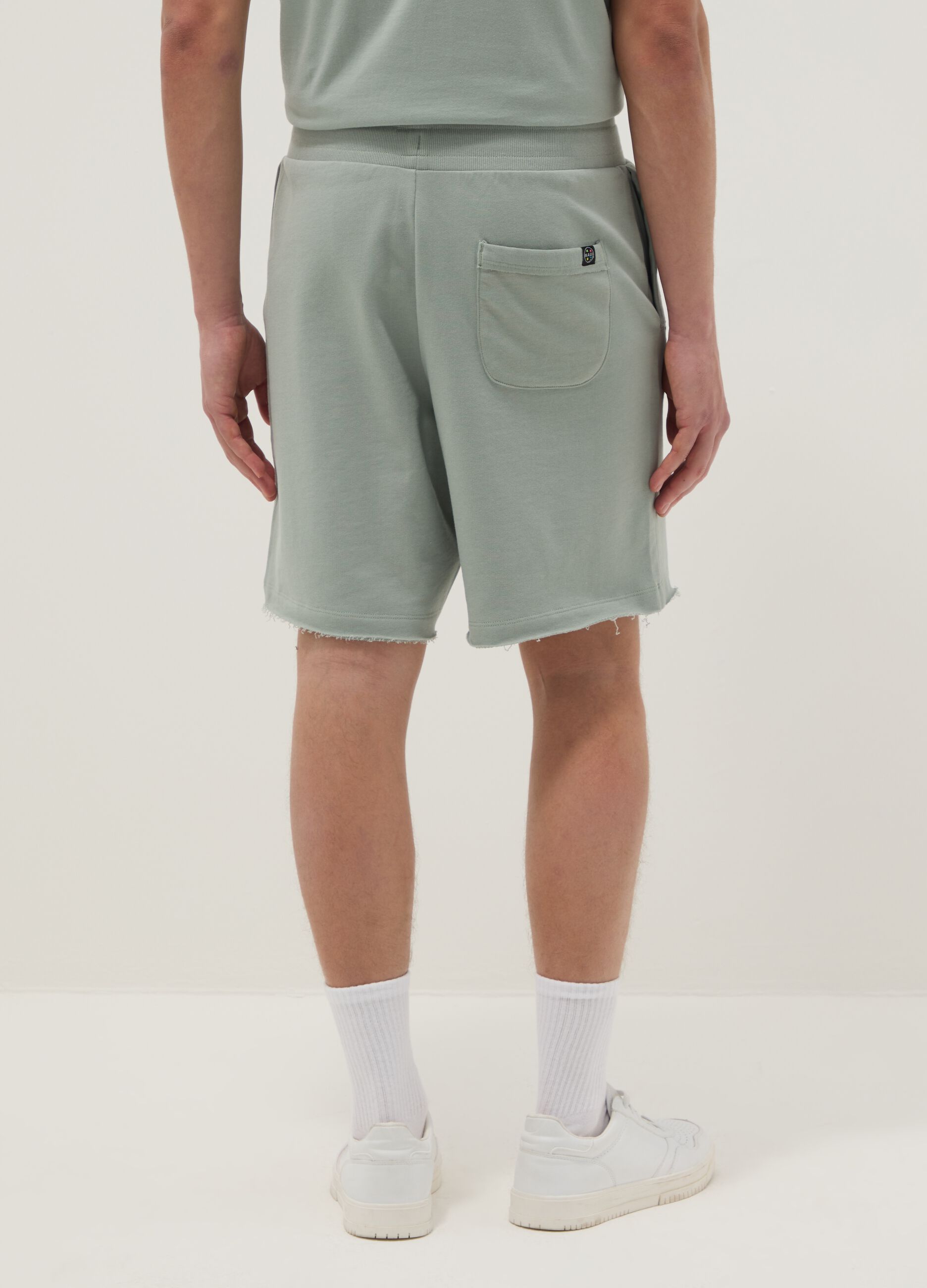 Green pure cotton relaxed-fit shorts