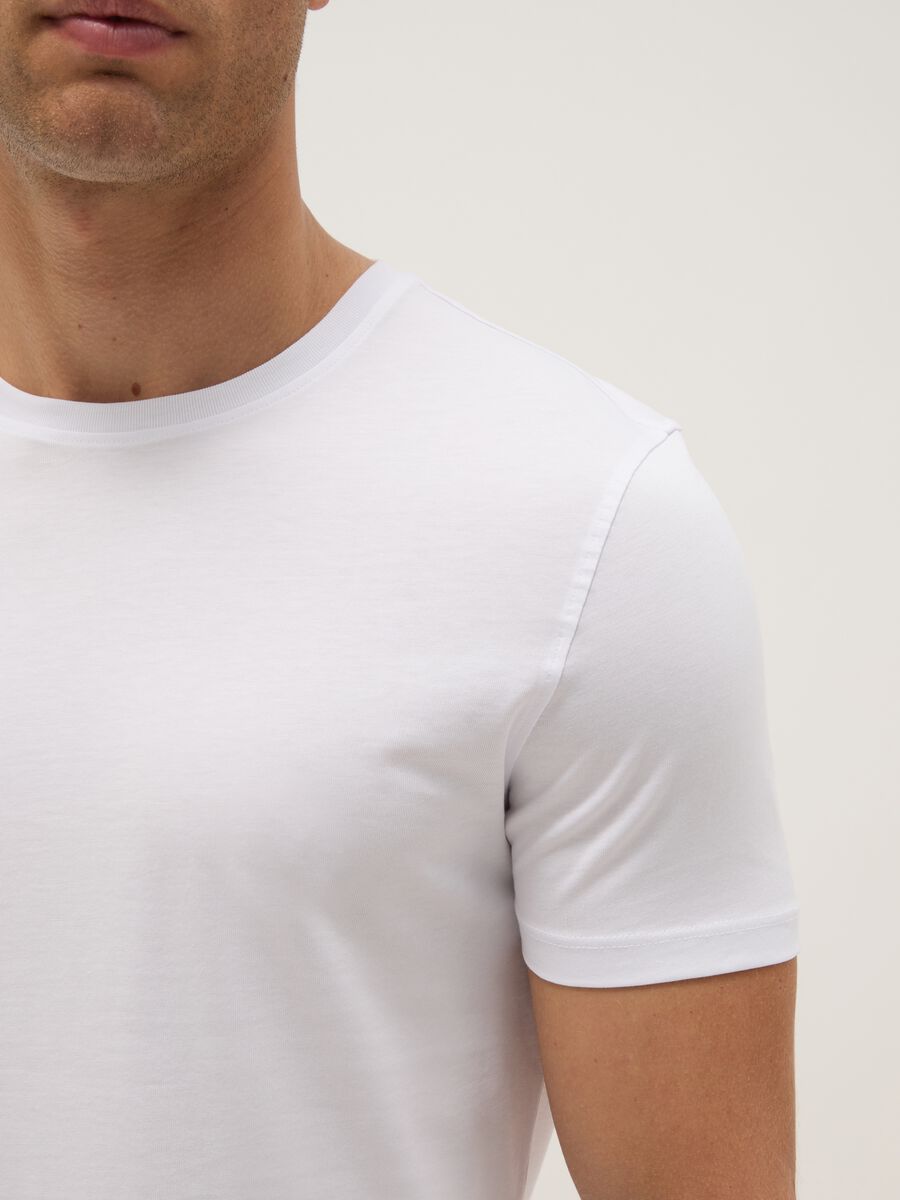 White regular fit crew neck T-shirt in pure cotton_3