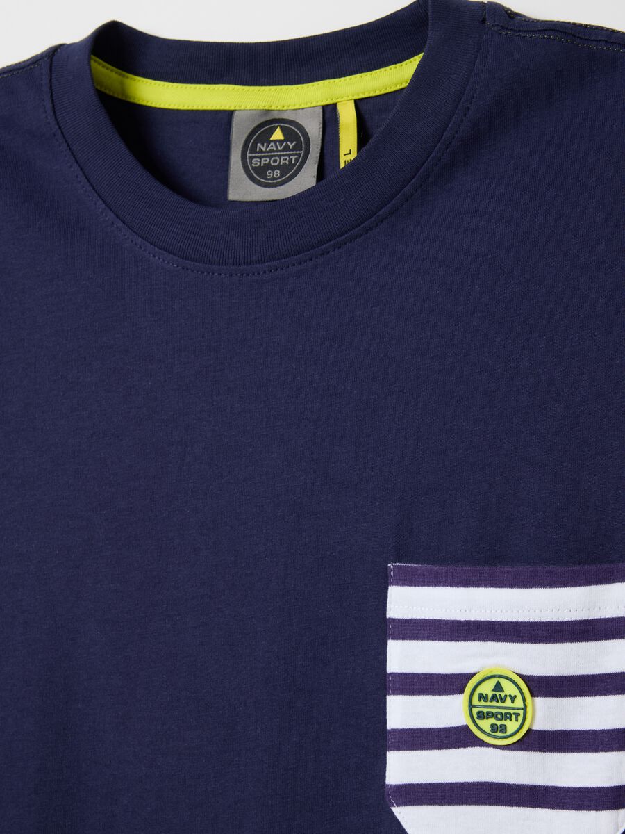 Navy blue T-shirt with short sleeves_5