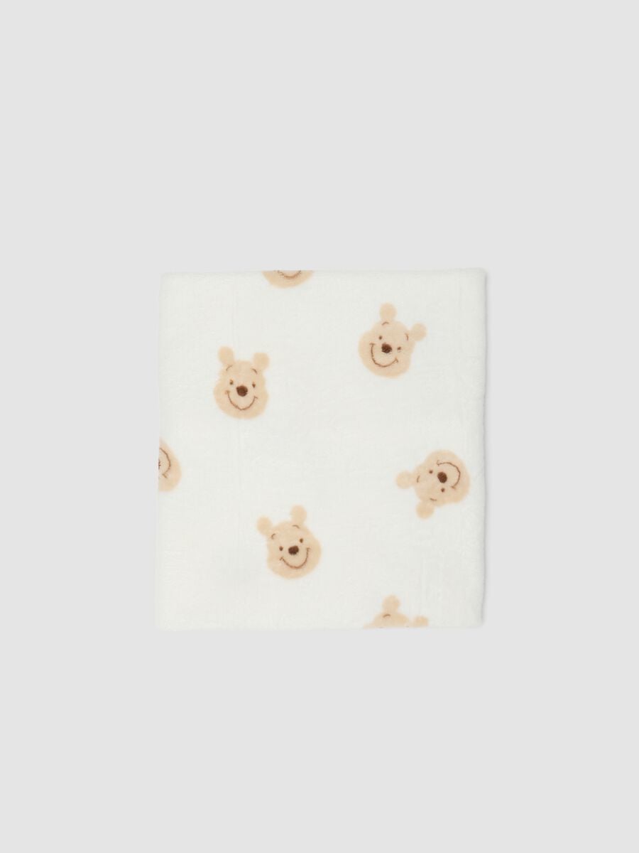 Off-white blanket with Winnie the Pooh print_1