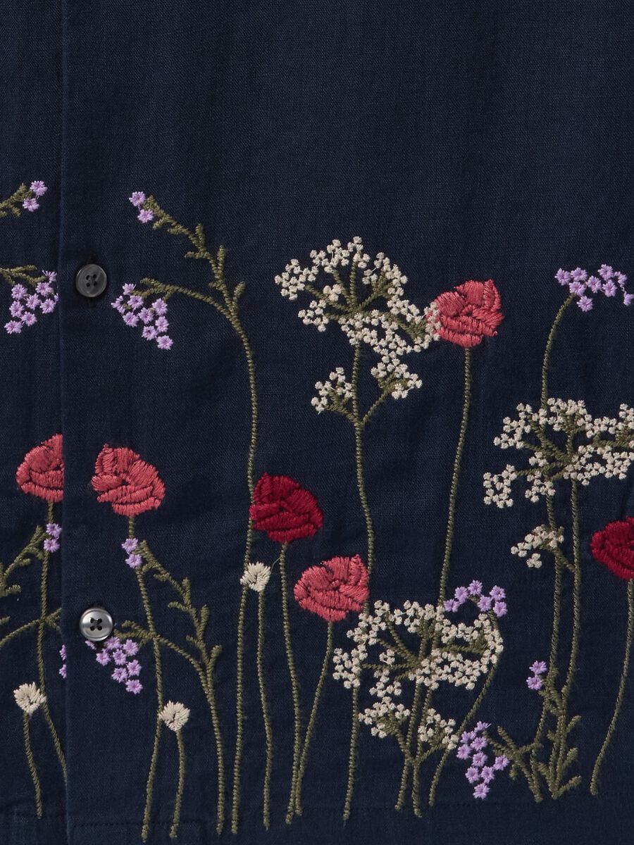 Blue Shirt with Floral Embroidery_4