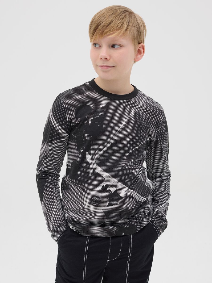Long-sleeved T-shirt with skateboards print_0