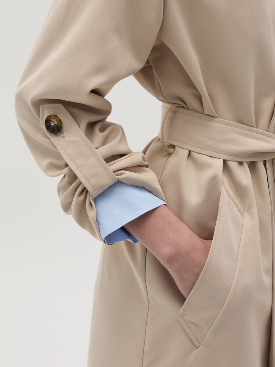 Double-breasted trench coat with buttons and belt_2