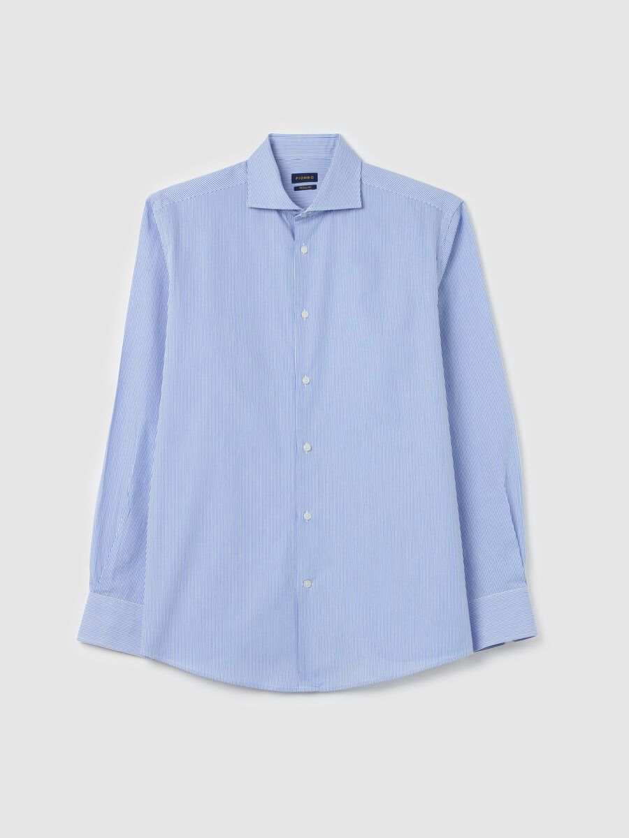 Regular-fit easy-iron shirt with thin stripes_4