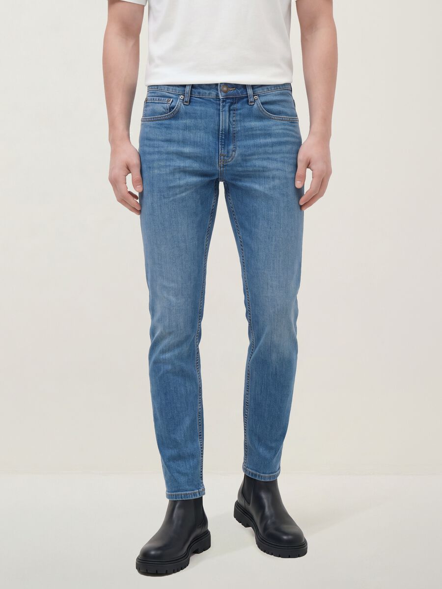 Jeans lavaggio chiaro in cotone elasticizzato slim fit_1