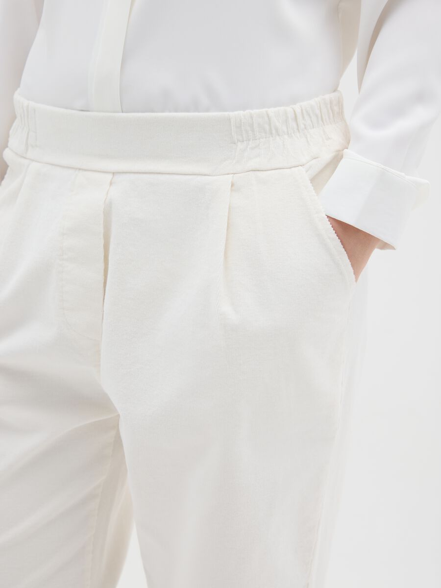 Pantaloni in cotone elasticizzato bianchi regular fit_3