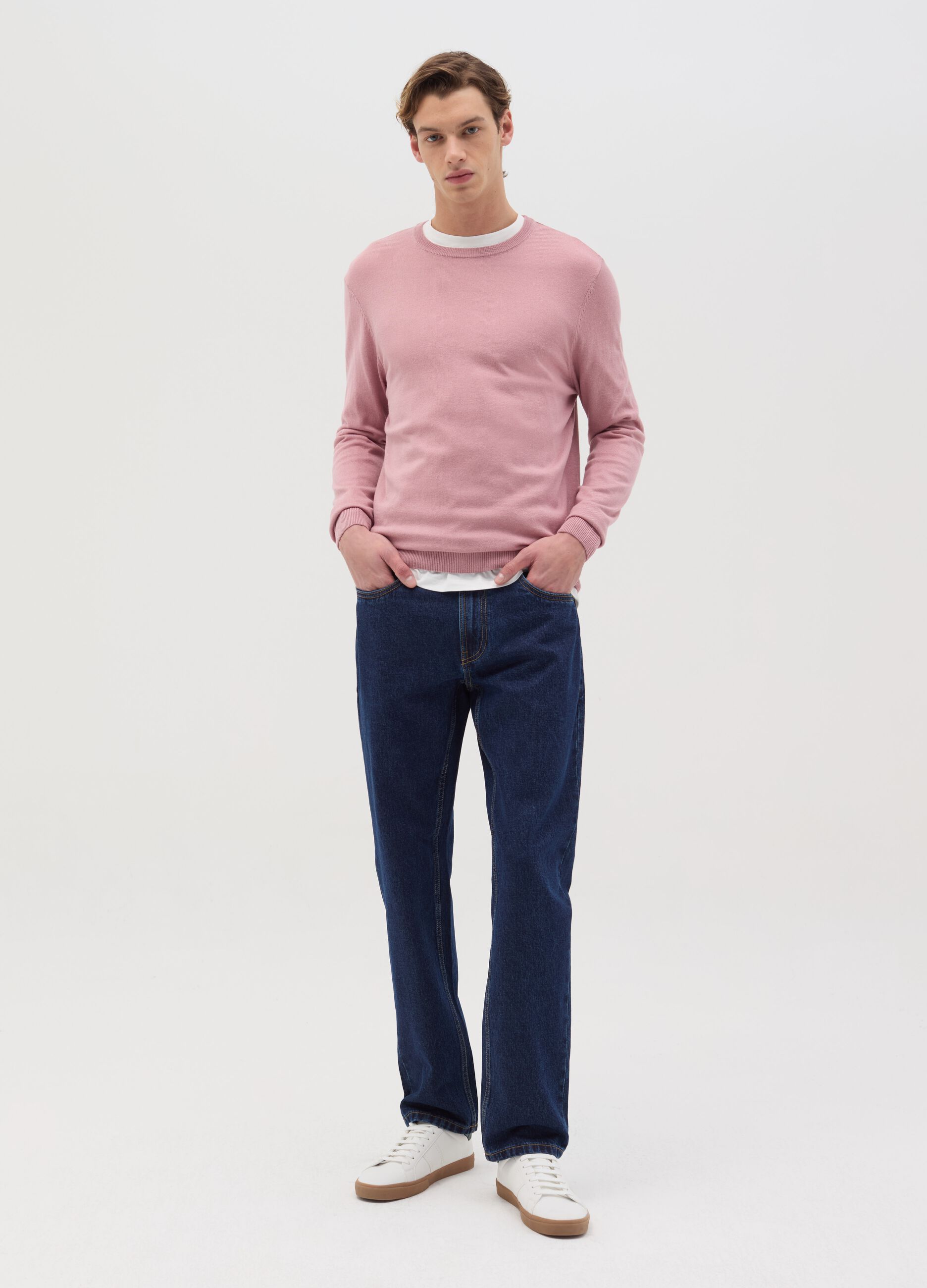 Round neck pullover